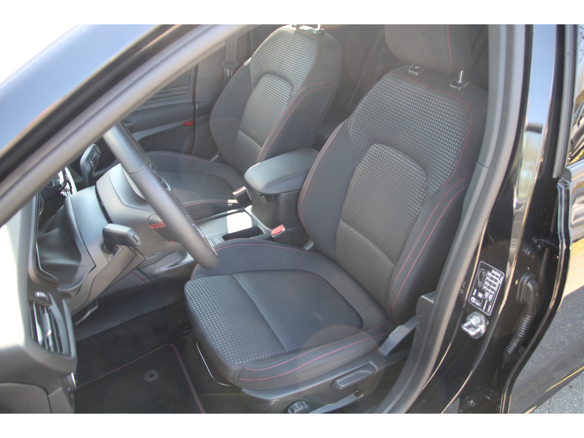 Ford Focus Wagon 1.0 EcoBoost 155 PK AUT. Hybrid ST Line X TREKHAAK AFNEEMBAAR | WINTER-PACK | HEAD-UP