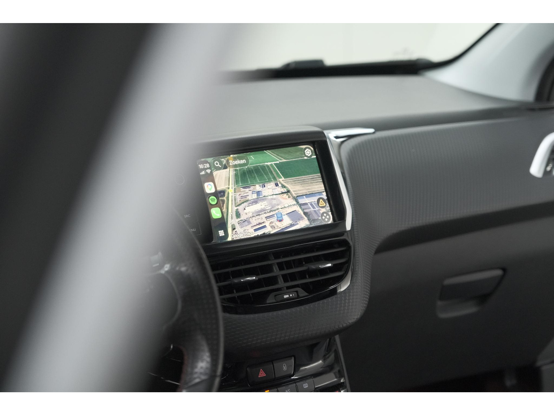 Peugeot 2008 PureTech 110 EAT6 GT | Trekhaak | Camera | Panoramadak | Apple Carplay