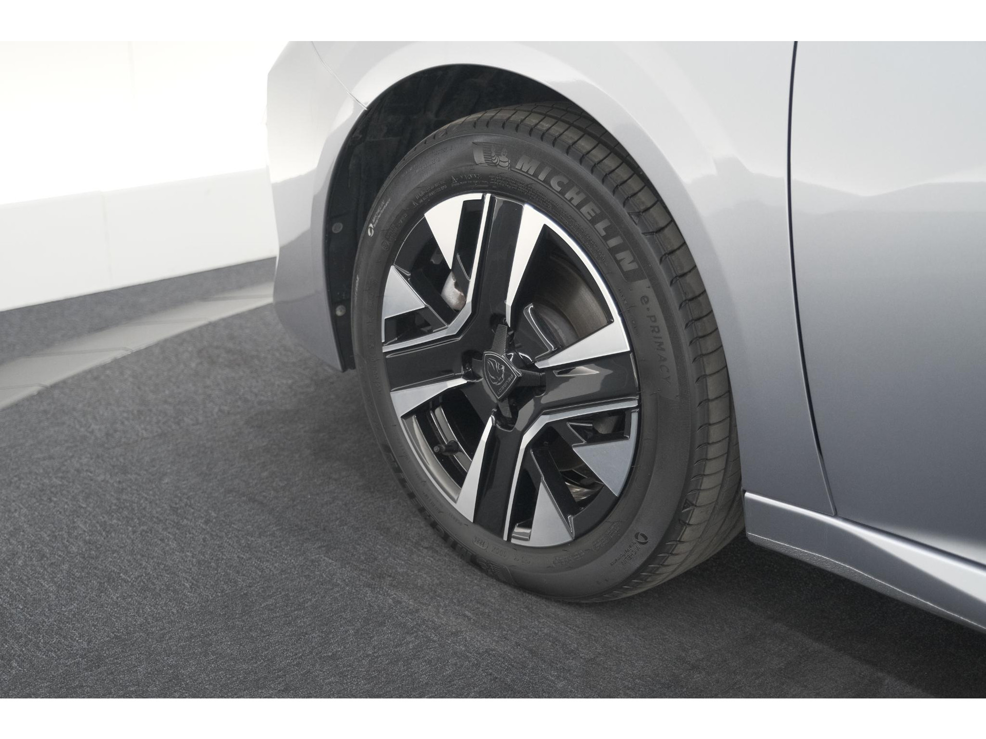 Peugeot 208 1.2 Hybrid 110 e-DSC6 Allure | IJSKOUDE Climate Control | Apple Carplay | Parkeersensoren