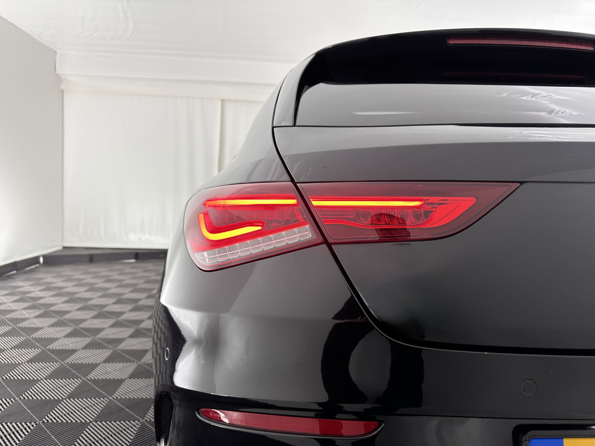 Mercedes-Benz CLA-klasse Shooting Brake 250 e AMG Limited Business Solution ( Plug-in ) (INCL-BTW) *PANO | LEATHER-MICROFIBRE | FULL-LED | AMBIENTLIGHT | BLINDSPOT | HEATED-SPORTSEATS | WIDESCREEN-DIGICOCKPIT | DAB+ | NAVI-FULLMAP | CAMERA | PRIVACYGLASS