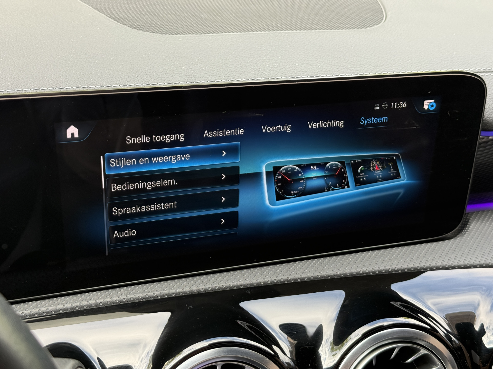 Mercedes-Benz CLA-klasse Shooting Brake 180 Luxury Line | Panoramadak | Leder | Camera | Sfeerverlichting
