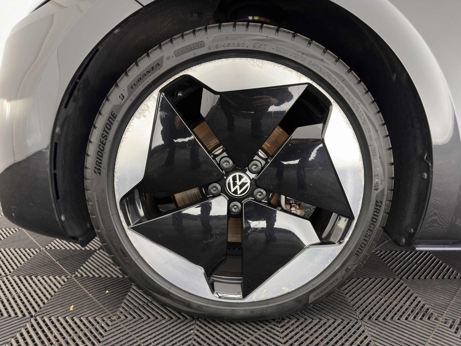 Volkswagen ID.3 First Max 58 kWh [ 3-Fase ] {SOH-90%} (INCL-BTW) *PANO | HEAD-UP | ADAPTIVE-CRUISE | FULL-LED | BLIND-SPOT | CAMERA | KEYLESS | MICROFIBRE | AMBIENT-LIGHT | NAVI-FULLMAP | DAB+ | ECC | HEATED-SPORTSEATS | DIGI-COCKPIT | 20"ALU*