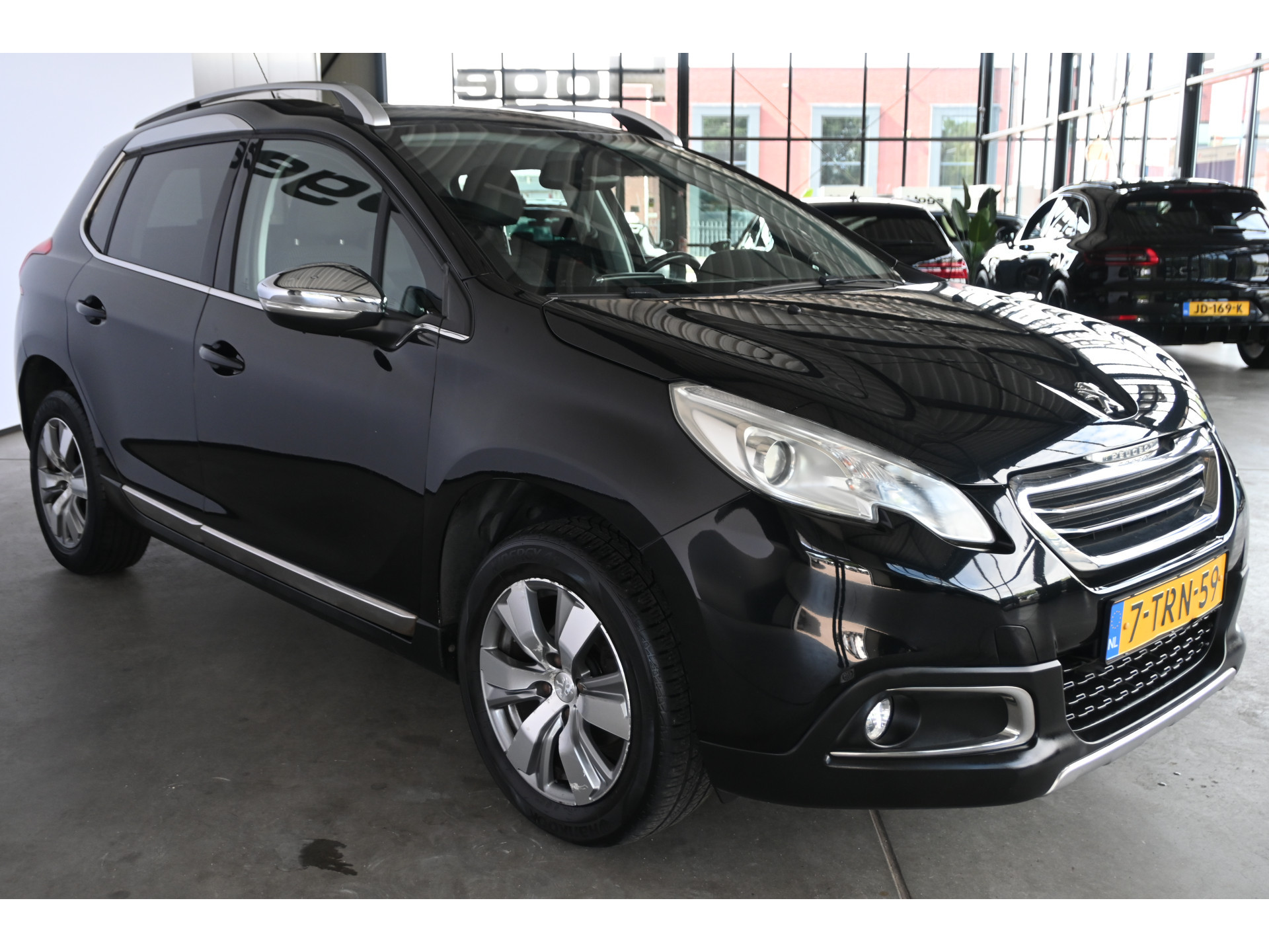 Peugeot 2008 1.6 e-HDi Blue Lease Executive Nap! Clima Navigatie Cruise control Lichtmetaal 100% Onderhouden! Inruil Mogelijk!