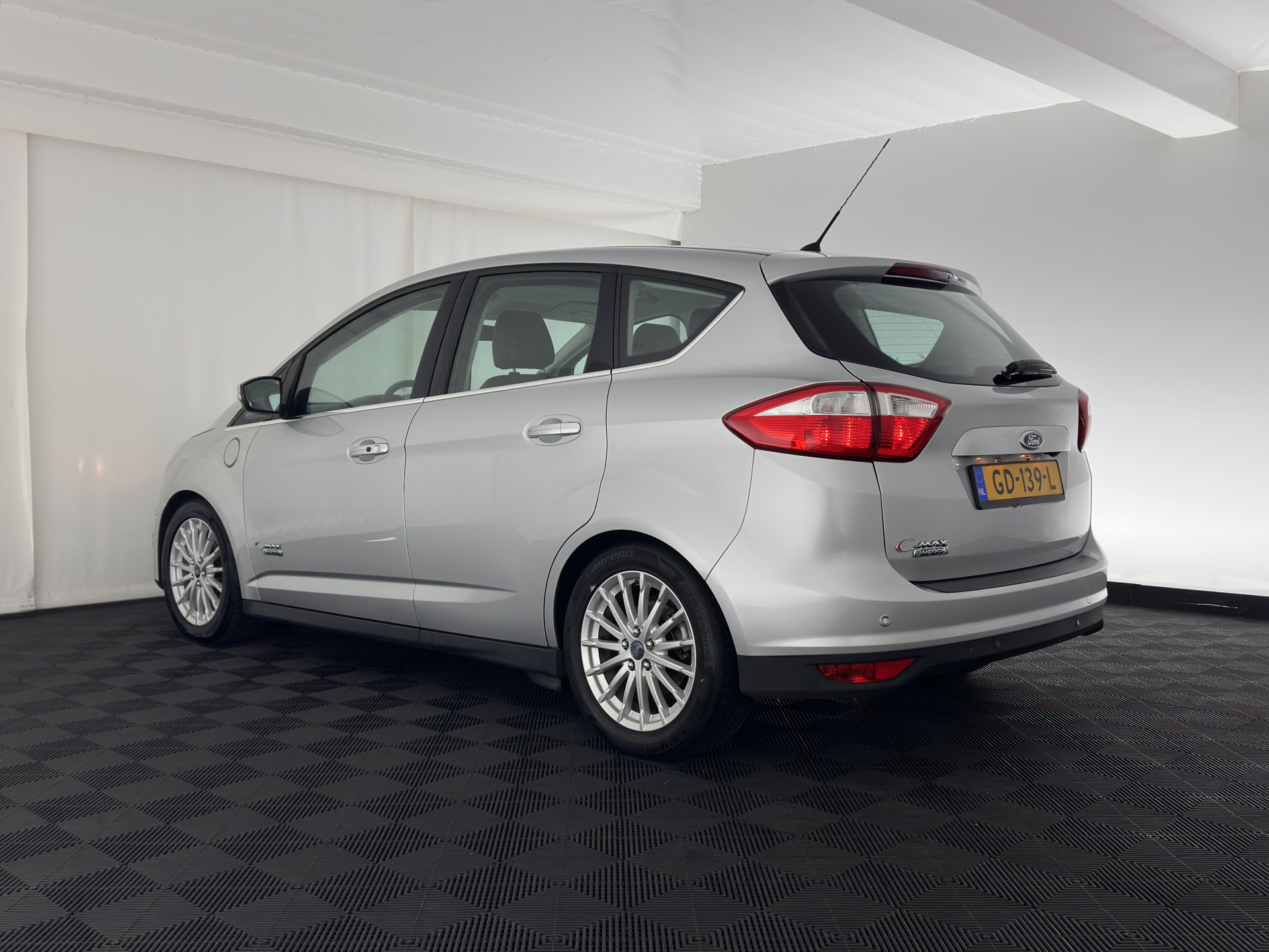 Ford C-Max 2.0 Plug-in Hybrid Titanium Plus (⚠️) Aut. *PANO | LEATHER | NAVI-FULLMAP | KEYLESS | CAMERA | COMFORT-SEATS | ECC | PDC | 17"ALU*