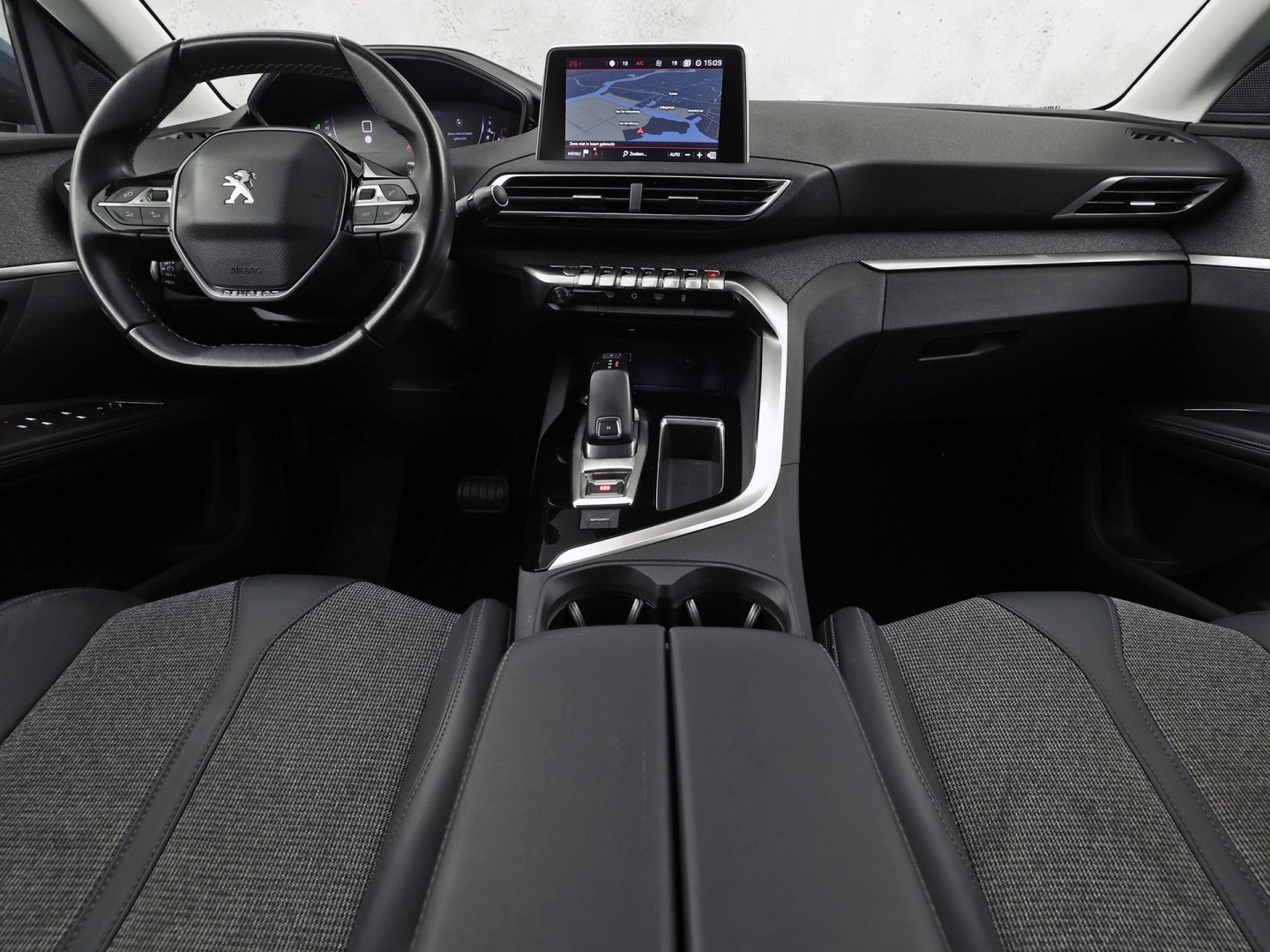 Peugeot 5008 1.2 PureTech GT-Line 7 Persoons Automaat 131Pk (GROOT NAVI, APPLE CARPLAY, 360 CAMERA, SPORTSTOELEN, KEYLESS, VIRTUAL DASHBOARD, LM VELGEN, NIEUWE APK)