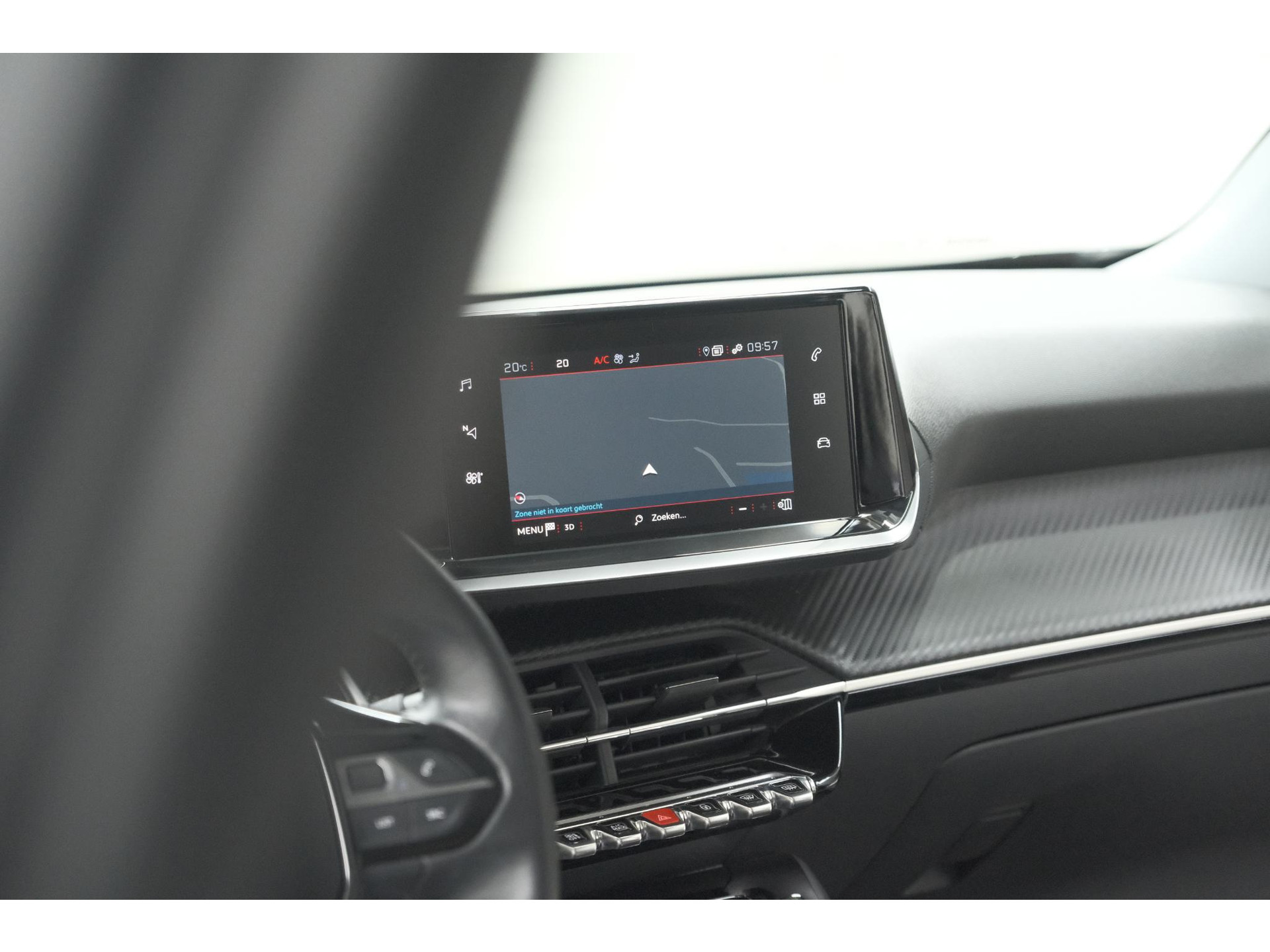 Peugeot 2008 PureTech 130 EAT8 Allure | Trekhaak | Camera | Navigatie | Apple Carplay