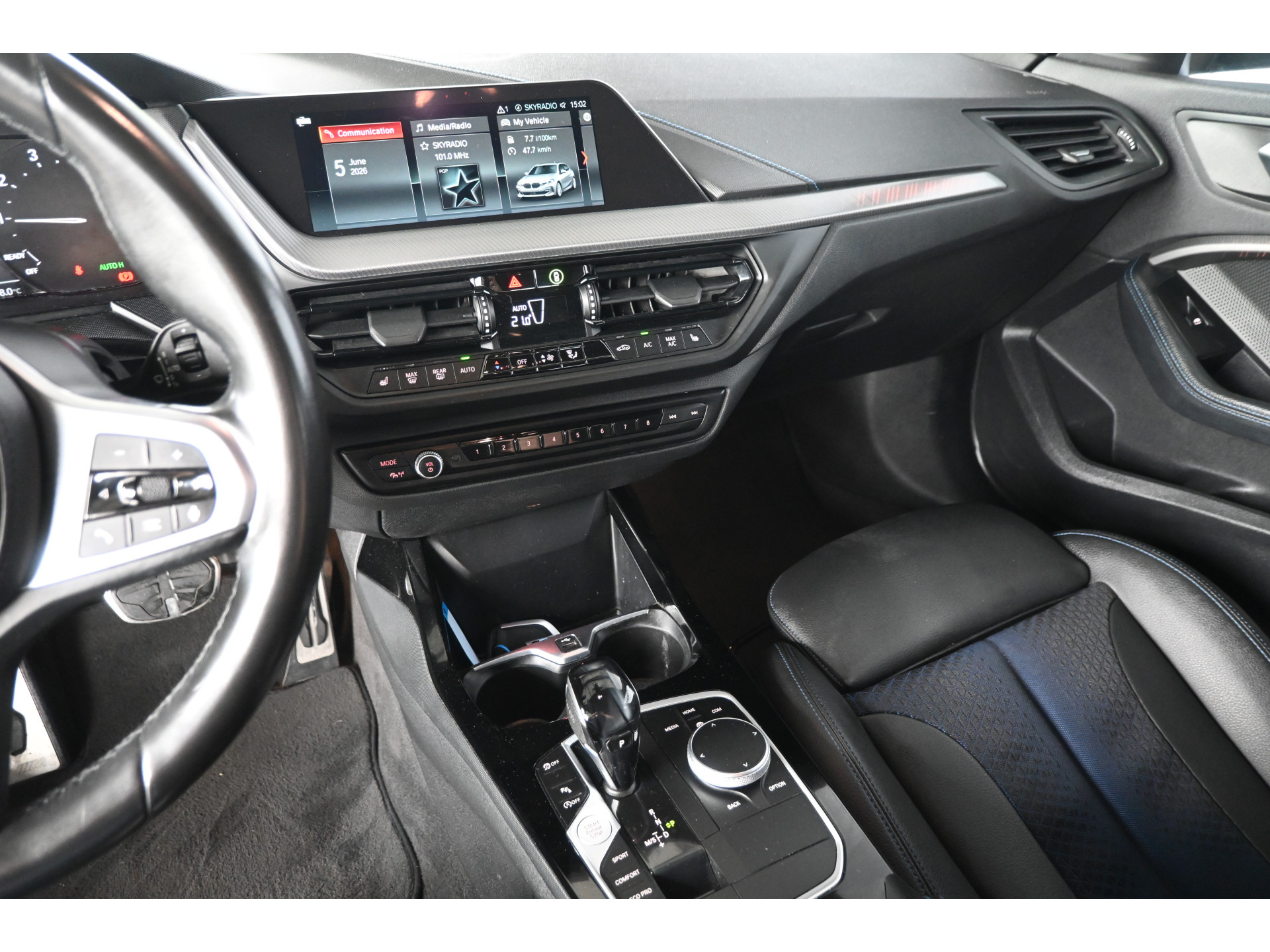 BMW 1-serie 118i High Executive Aut M Sport Navigatie Carplay Dealer Onderhouden! Inruil Mogelijk!