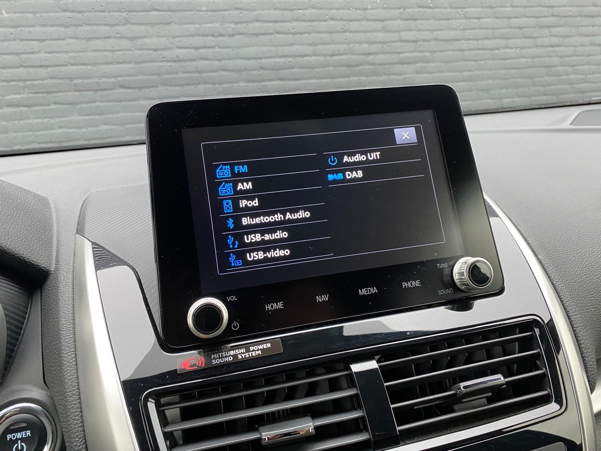 Mitsubishi Eclipse Cross 2.4 PHEV Instyle 4WD 188 pk AUT. | 1e eigenaar | navigatie | stoel-stuurverwarming | leder/alcantara interieur