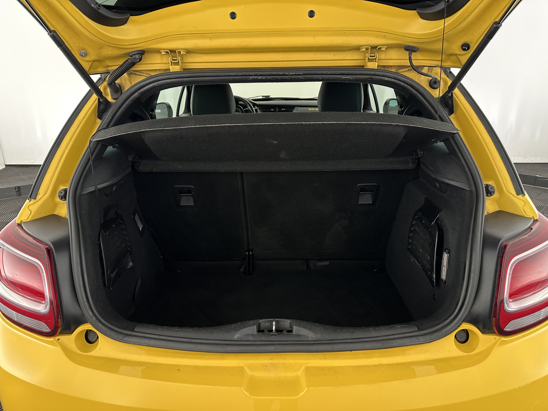 Citroën DS3 1.6 e-HDi Business *MICROFIBRE | NAVI-FULLMAP | SPORT-SEATS | PRIVACY-GLASS | ECC | PDC | CRUISE | 17''ALU*