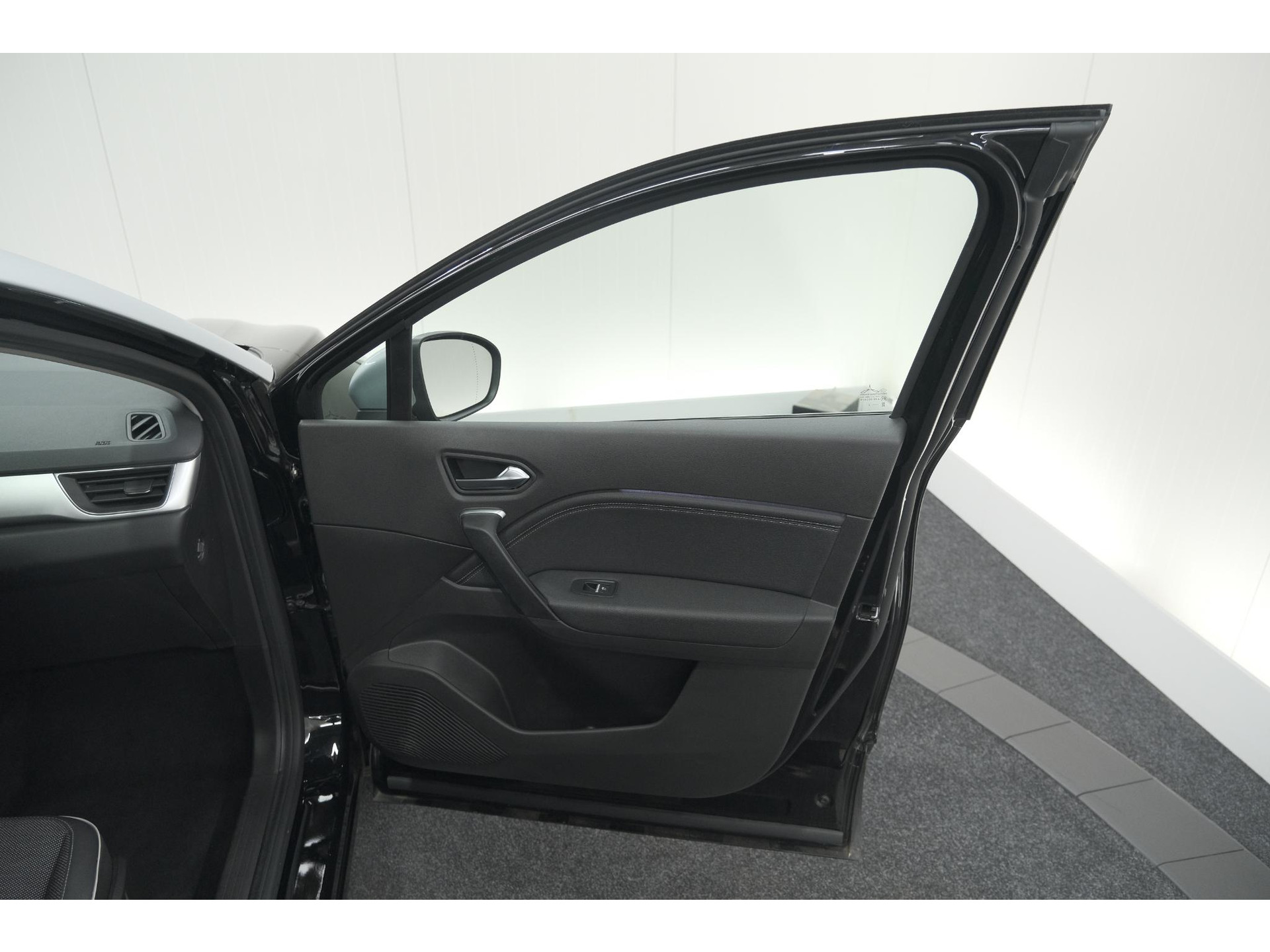 Renault Captur 1.6 E-Tech full hybrid 145 techno | Pack Full Screen | Camera | Navigatie | Allseason Banden