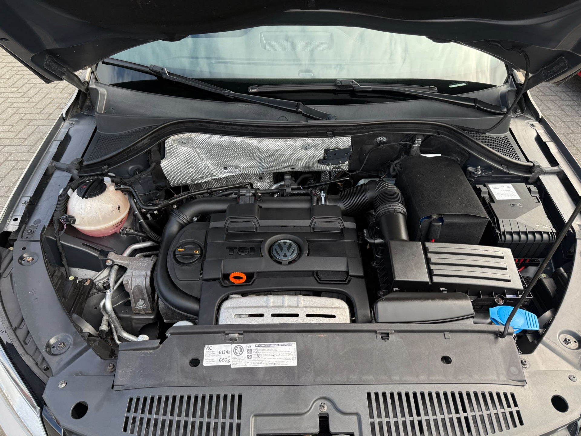 Volkswagen Tiguan 1.4 TSI Sport&Style | 1E EIGENAAR | 3/6/12MND GARANTIE | NAVI | PDC | 160 PK | LAGE KM |