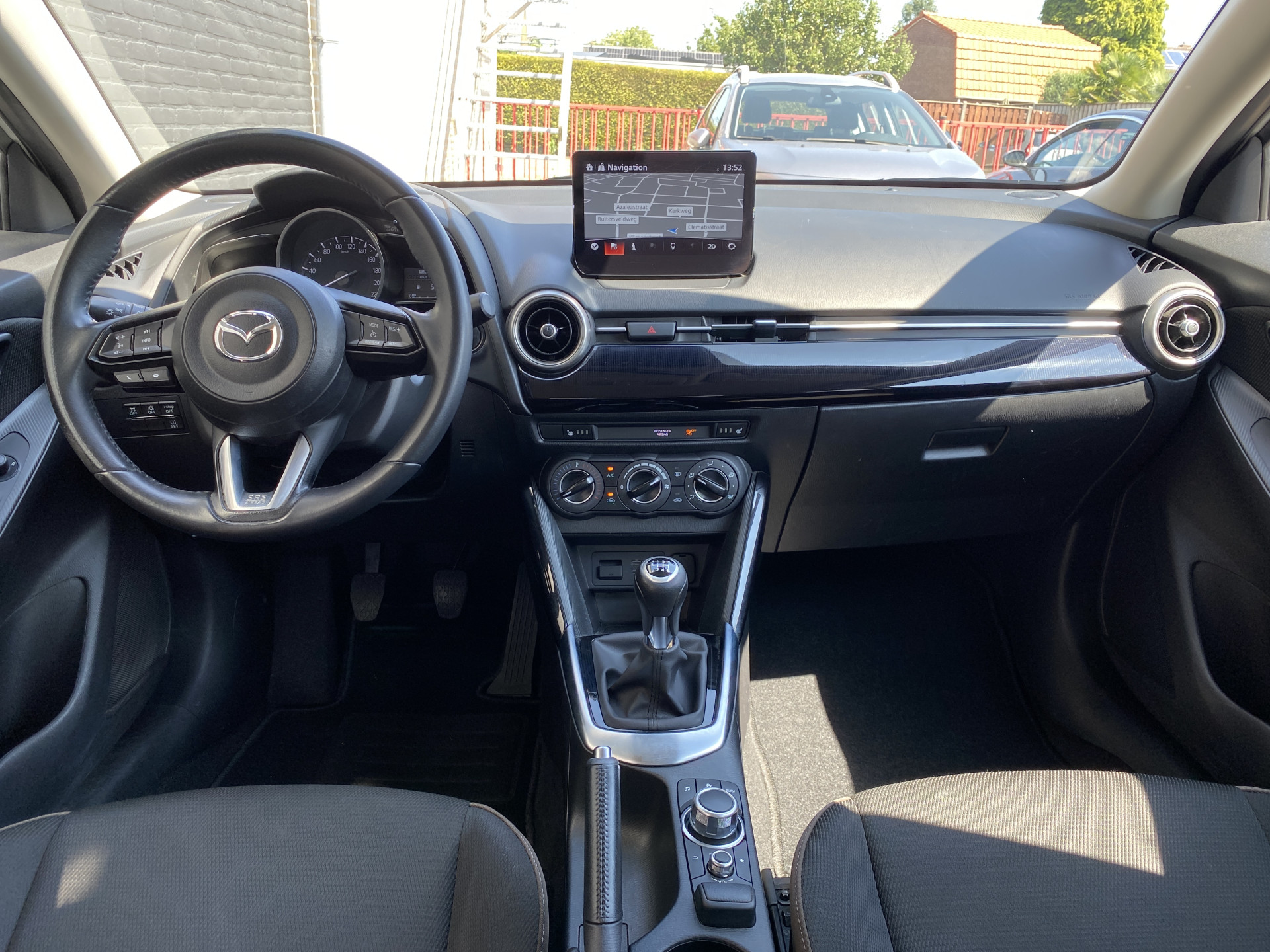 Mazda 2 1.5 Skyactiv-G Comfort | 1e eigenaar | dealer onderh. | navigatie | stoelverw. | cruise control | apple carplay