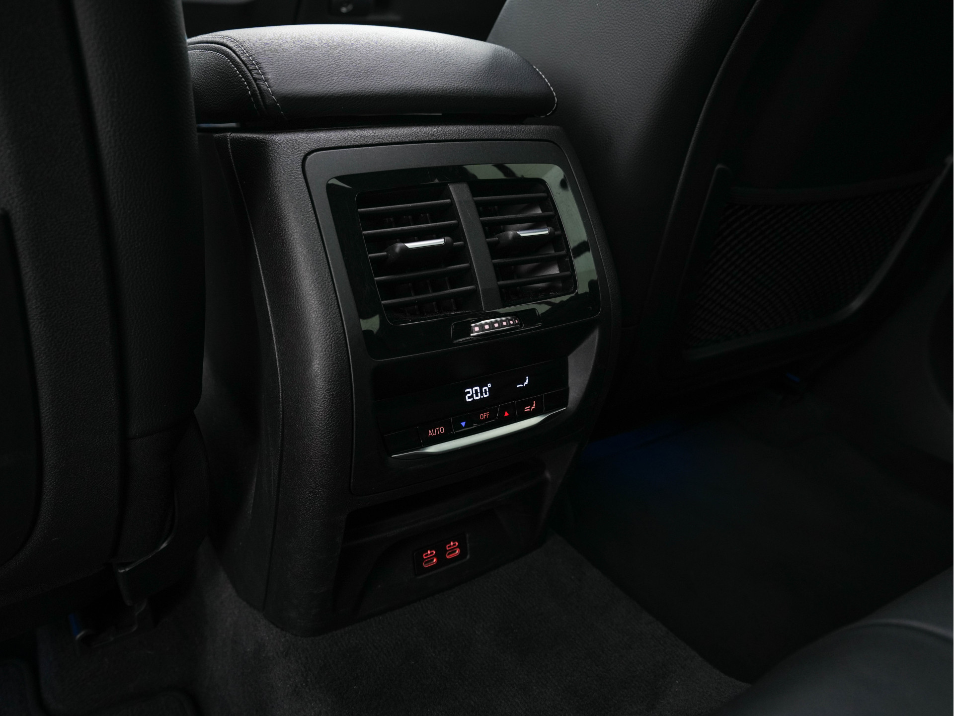 BMW iX3 High Executive 80 kWh [ 3-Fase ] {SOH-100%} (INCL-BTW) *PANO | LEATHER | FULL-LED | DAB | CARPLAY | ADAPTIVE-CRUISE | DIGI-COCKPIT | BLINDSPOT | HARMAN/KARDON-SOUNDSYTEM | HEAD-UP | KEYLESS | TOP-VIEW | SPORT-SEATS | TOWBAR  | .