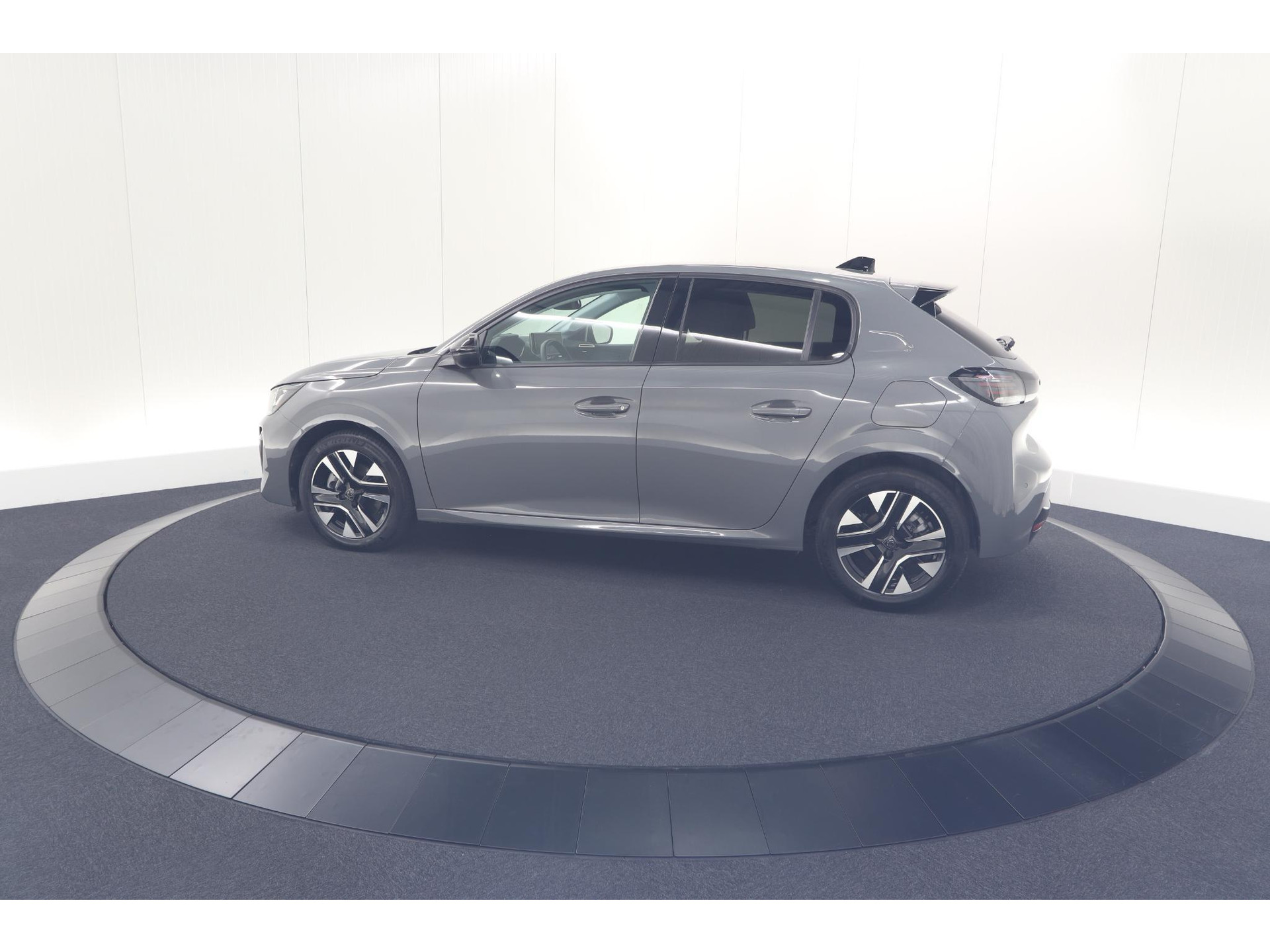 Peugeot 208 PureTech 100 Allure | Apple Carplay | Parkeersensoren | Climate Control
