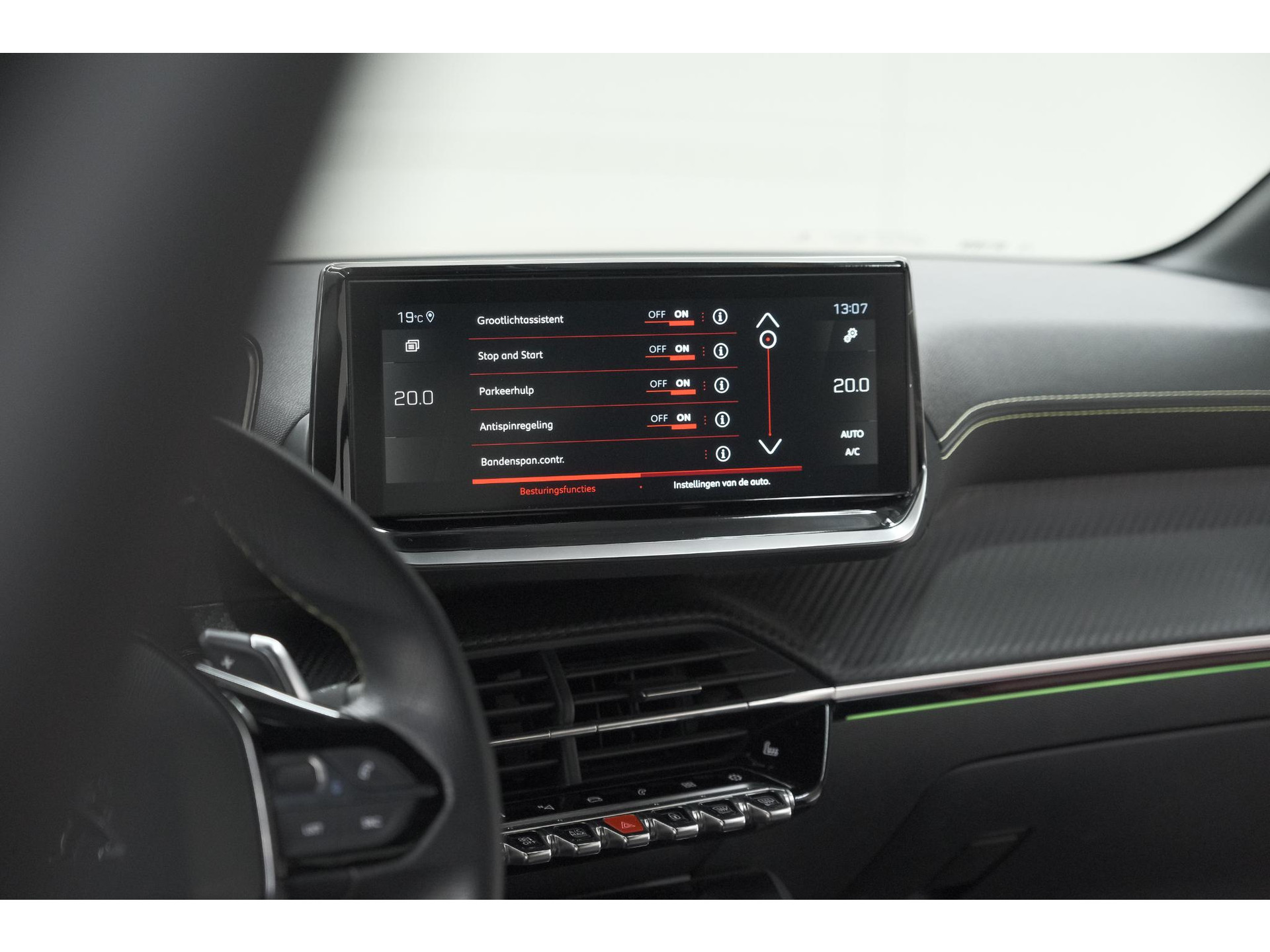 Peugeot 208 PureTech 130 EAT8 GT | Panoramadak | Camera | Apple Carplay | Stoelverwarming