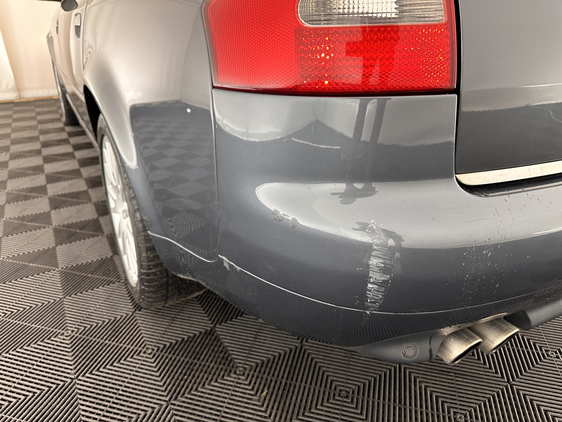 Audi A6 Limousine 2.4 MT  [ GEARBOX-PROBLEM ] Aut. *LUXURY-LEATHER | ECC | PDC | CRUISE | RADIO-CD | COMFORT-SEATS | 17"ALU*