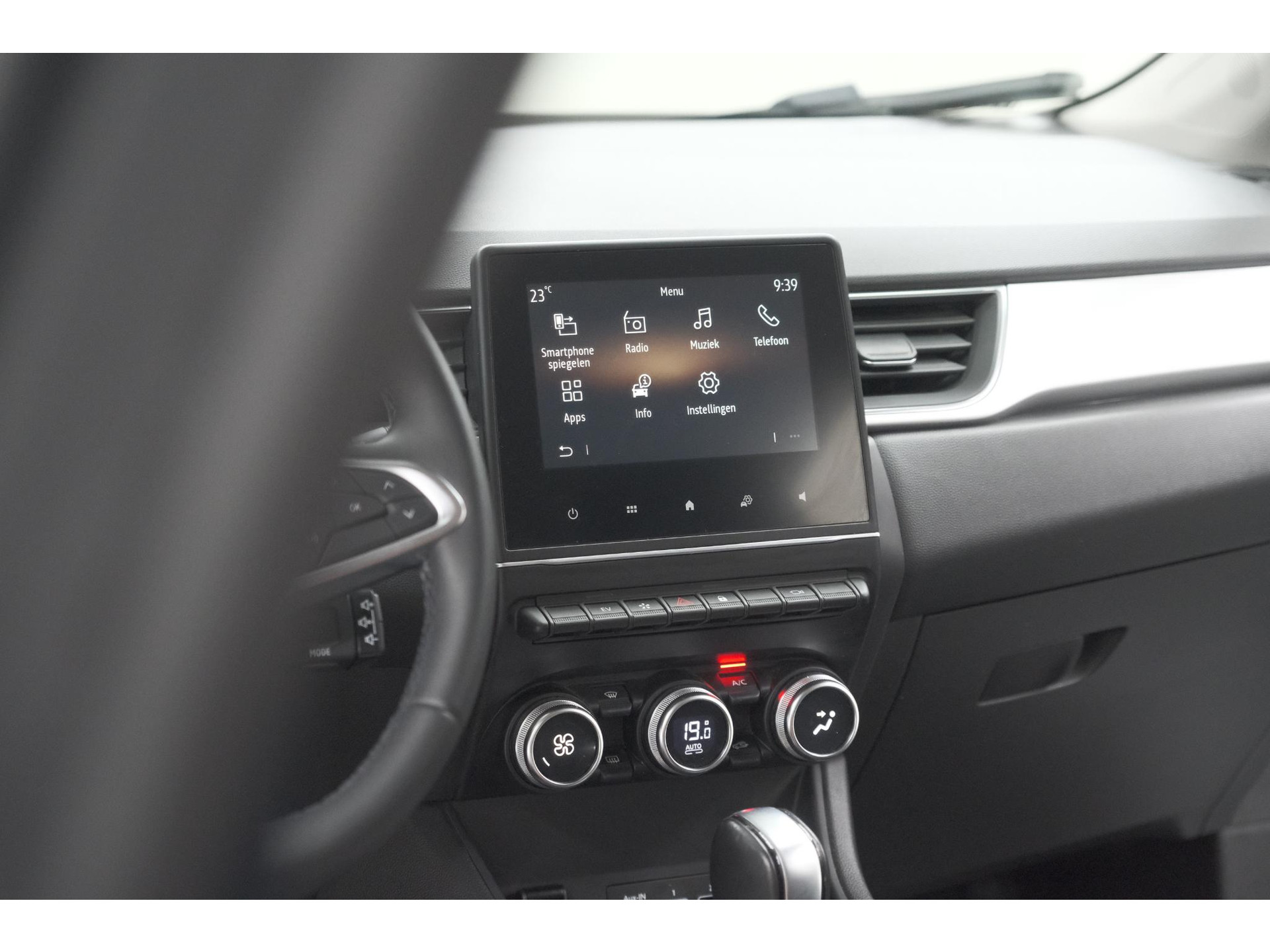 Renault Captur 1.6 E-Tech full hybrid 145 techno | Camera | Parkeersensoren | Climate control | Keyless