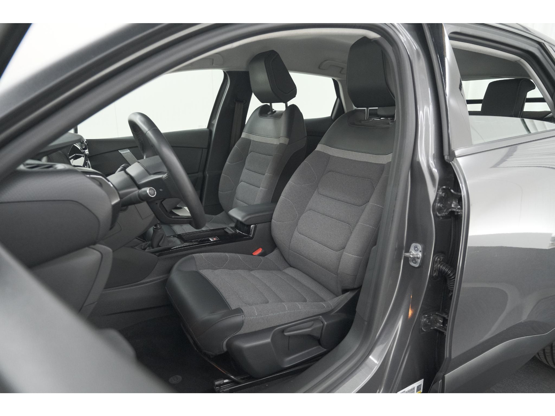 Citroen C4 Puretech 130 Feel Pack | Head-Up Display | Camera | Navigatie | Keyless Entry