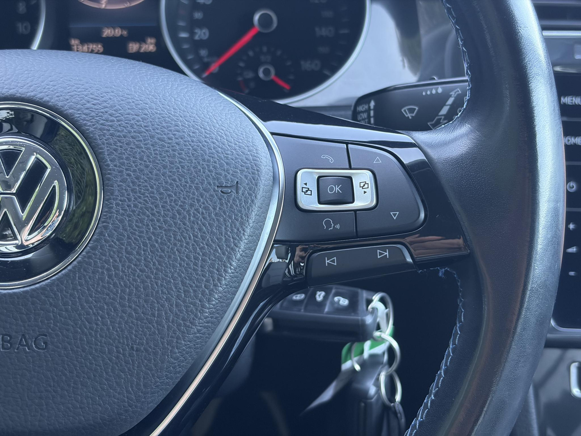 Volkswagen e-Golf e-Golf ✓SOH 88.57%✓Carplay✓Navi✓Leder✓Clima✓Cruise✓Pdc V+A✓LED✓16'' Lm velgen✓N.A.P✓Apk tot 02-2027