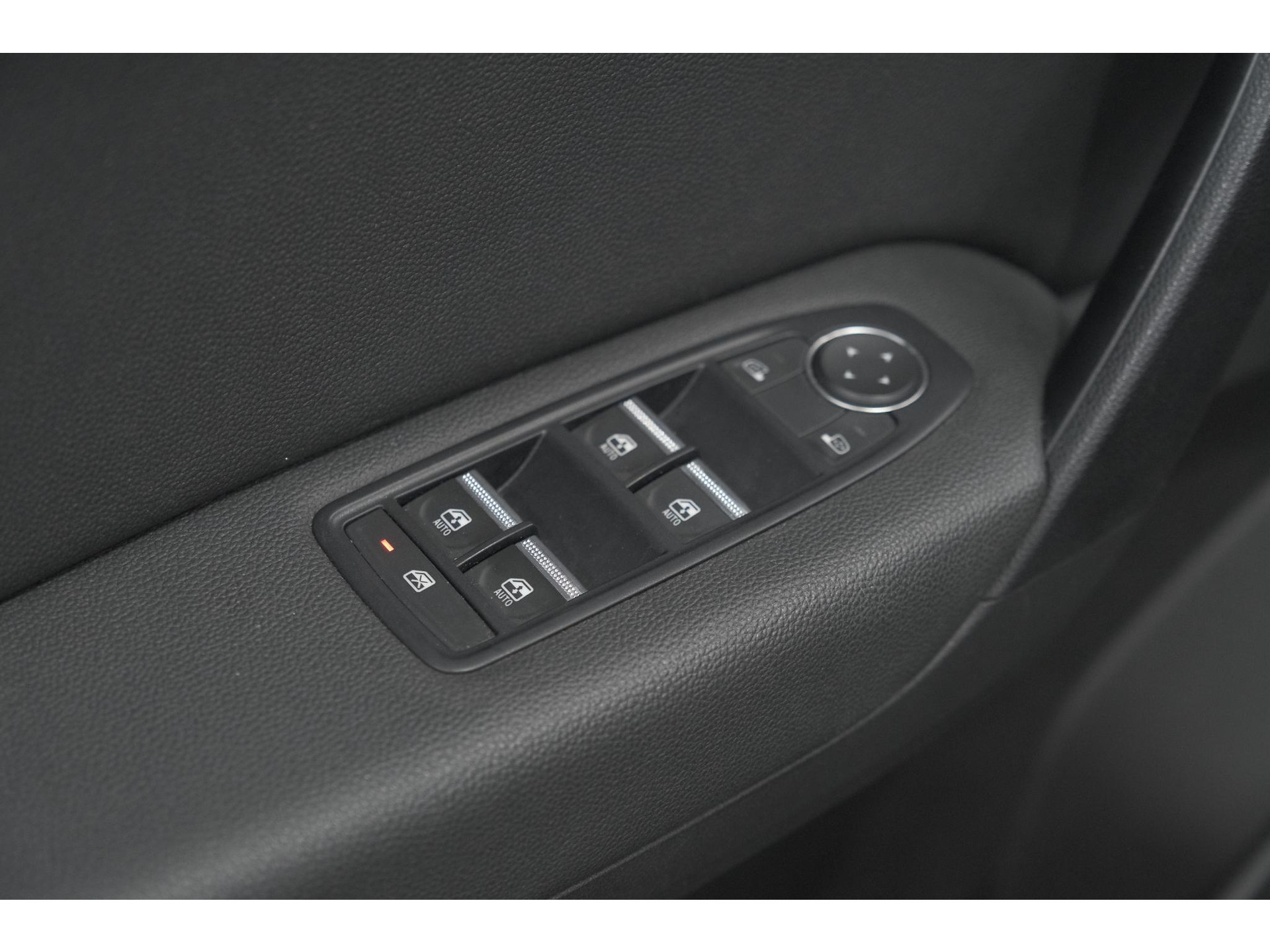 Renault Captur 1.6 E-Tech full hybrid 145 techno | Camera | Parkeersensoren | Climate control | Keyless
