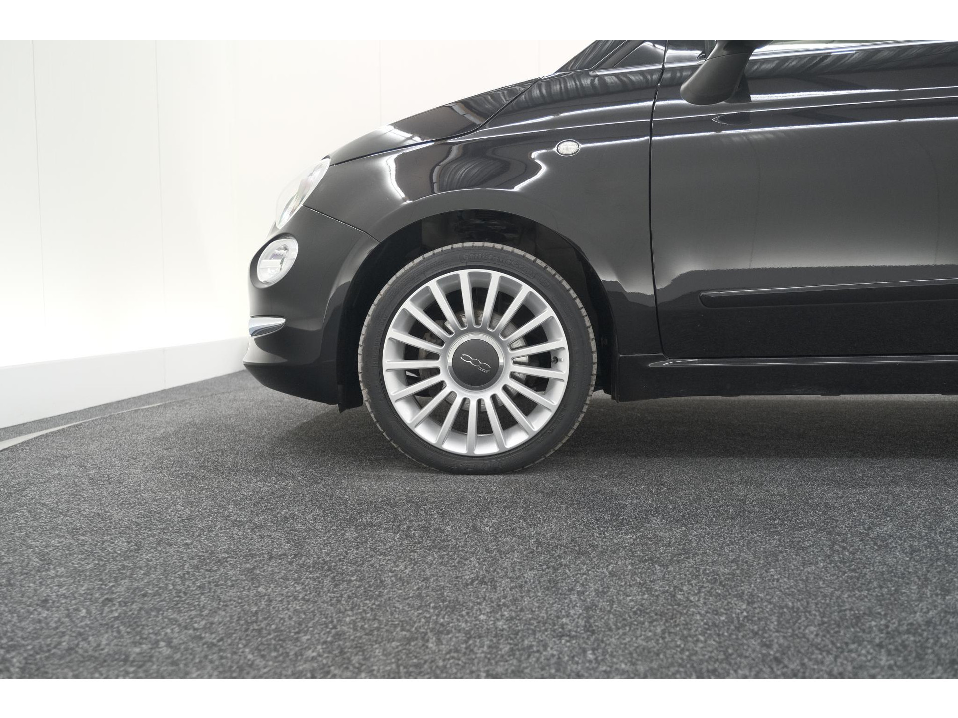 Fiat 500 C TwinAir Turbo Lounge | Parkeersensoren | Climate control | Cruise control | Apple Carplay