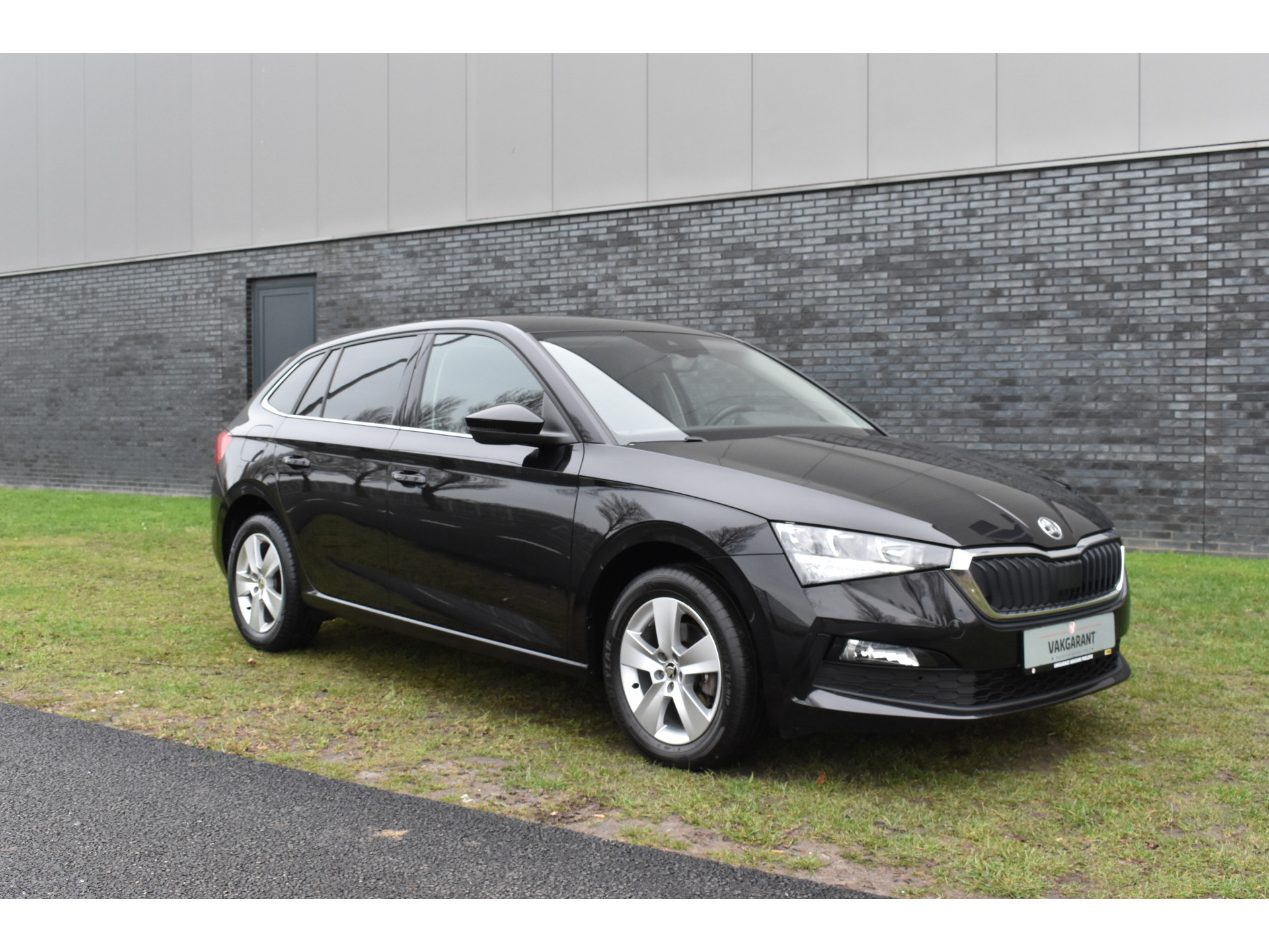 ŠKODA Scala 1.0 TSI Ambition Automaat Carplay Navigatie Front/lane assist Stoelverwarming Parkeer sensoren