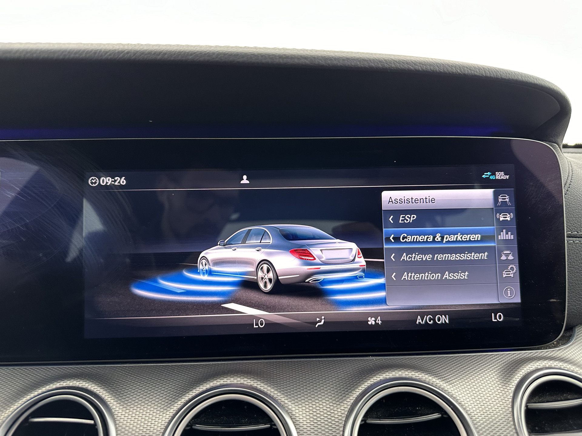 Mercedes-Benz E-klasse 220 d AMG-Line (INCL-BTW ) Aut. *PANO | FULL-LED | LEATHER-MICROFIBRE | WIDE-SCREEN-DIGI-COCKPIT | NAVI-FULLMAP | AMBIENT-LIGHT | HEATED-SPORTSEATS | ECC | SHIFT-PADLLES | PDC | CRUISE | 19"ALU*