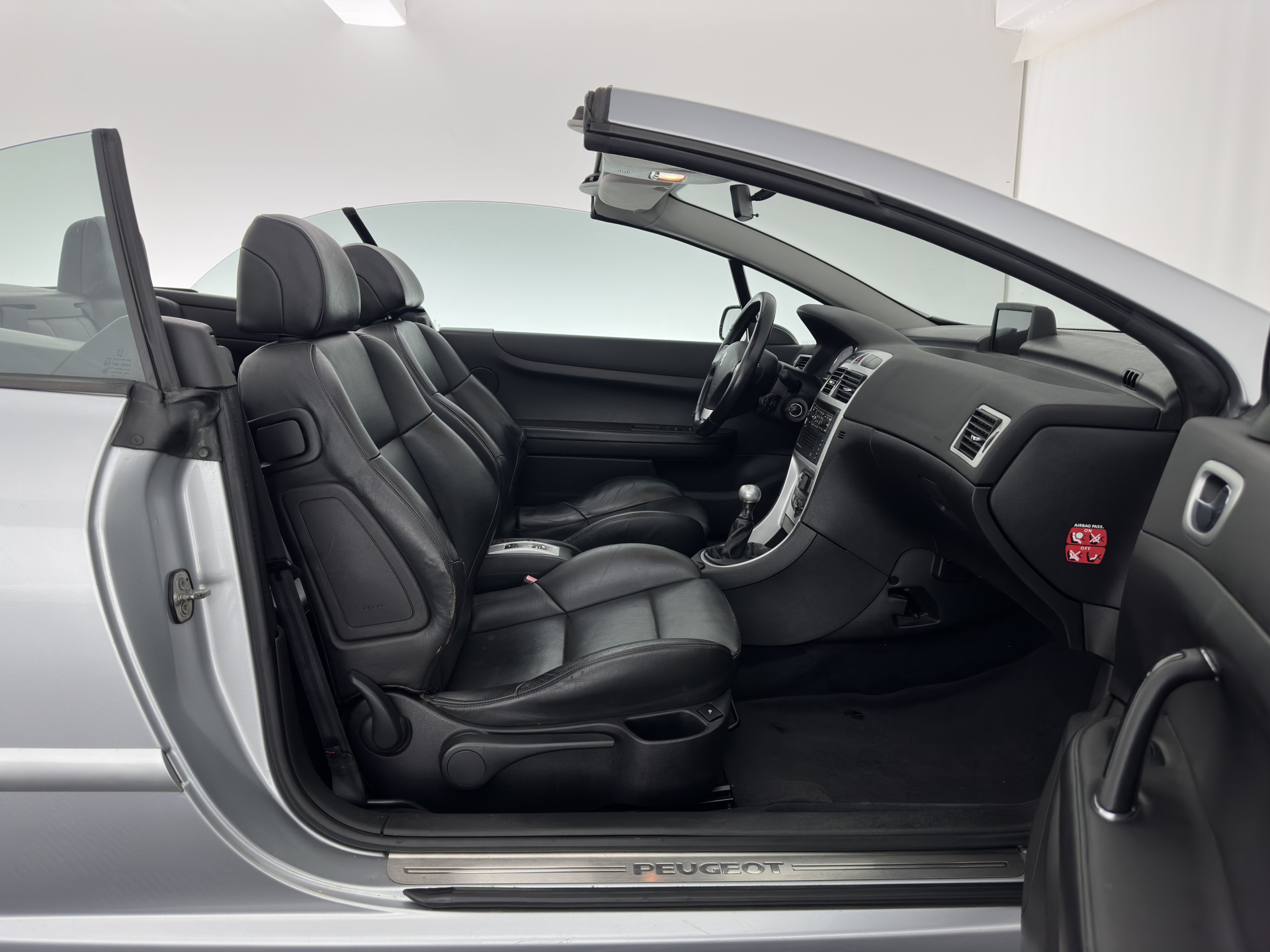 Peugeot 307 CC 1.6-16V *LEATHER | NAVI-FULLMAP | HEATED-SPORTSEATS | ECC | PDC | CRUISE | 16''ALU*