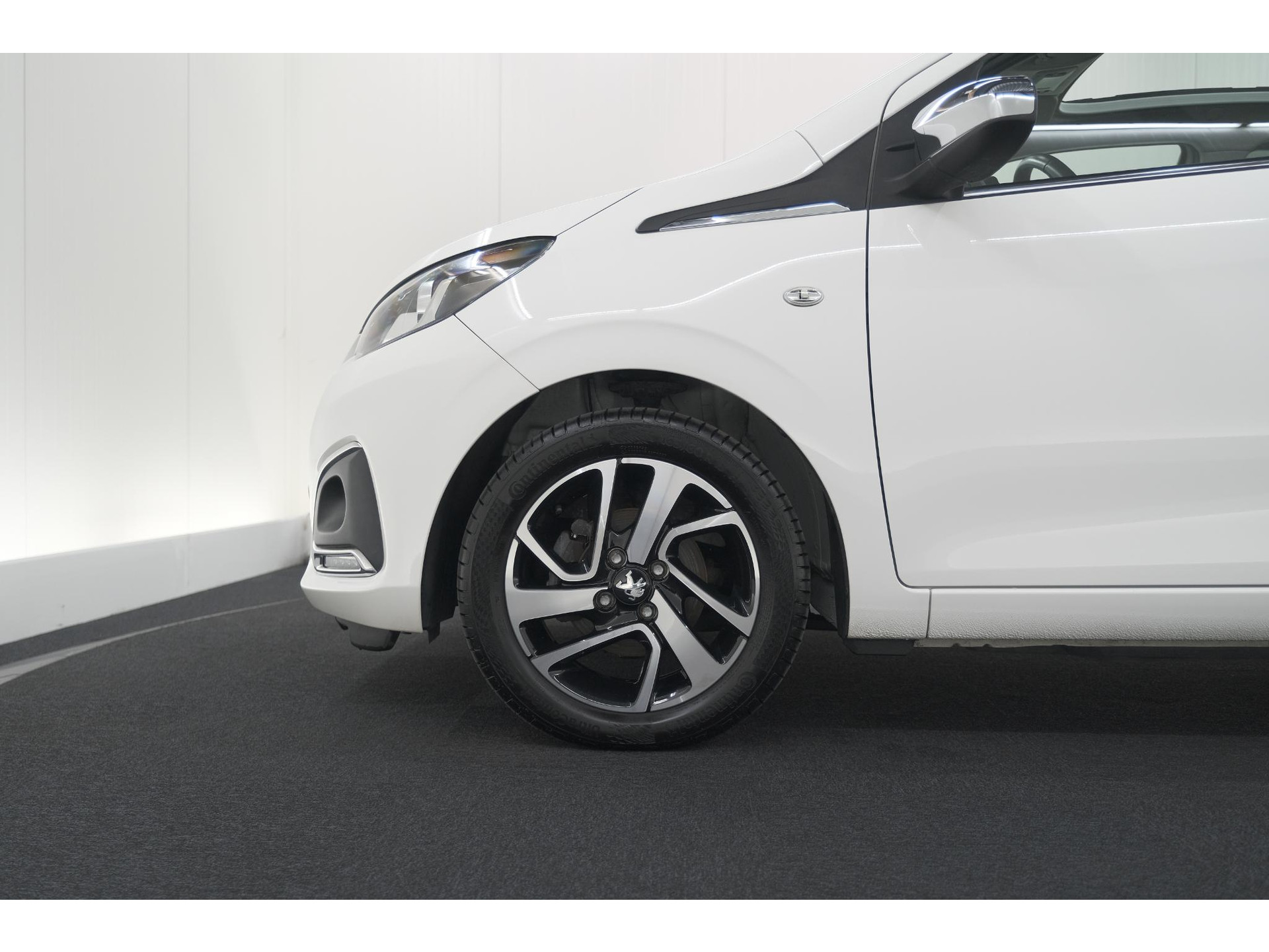 Peugeot 108 1.0 e-VTi Allure TOP! | Elektrisch Vouwdak | Camera | Navigatie | Climate Control