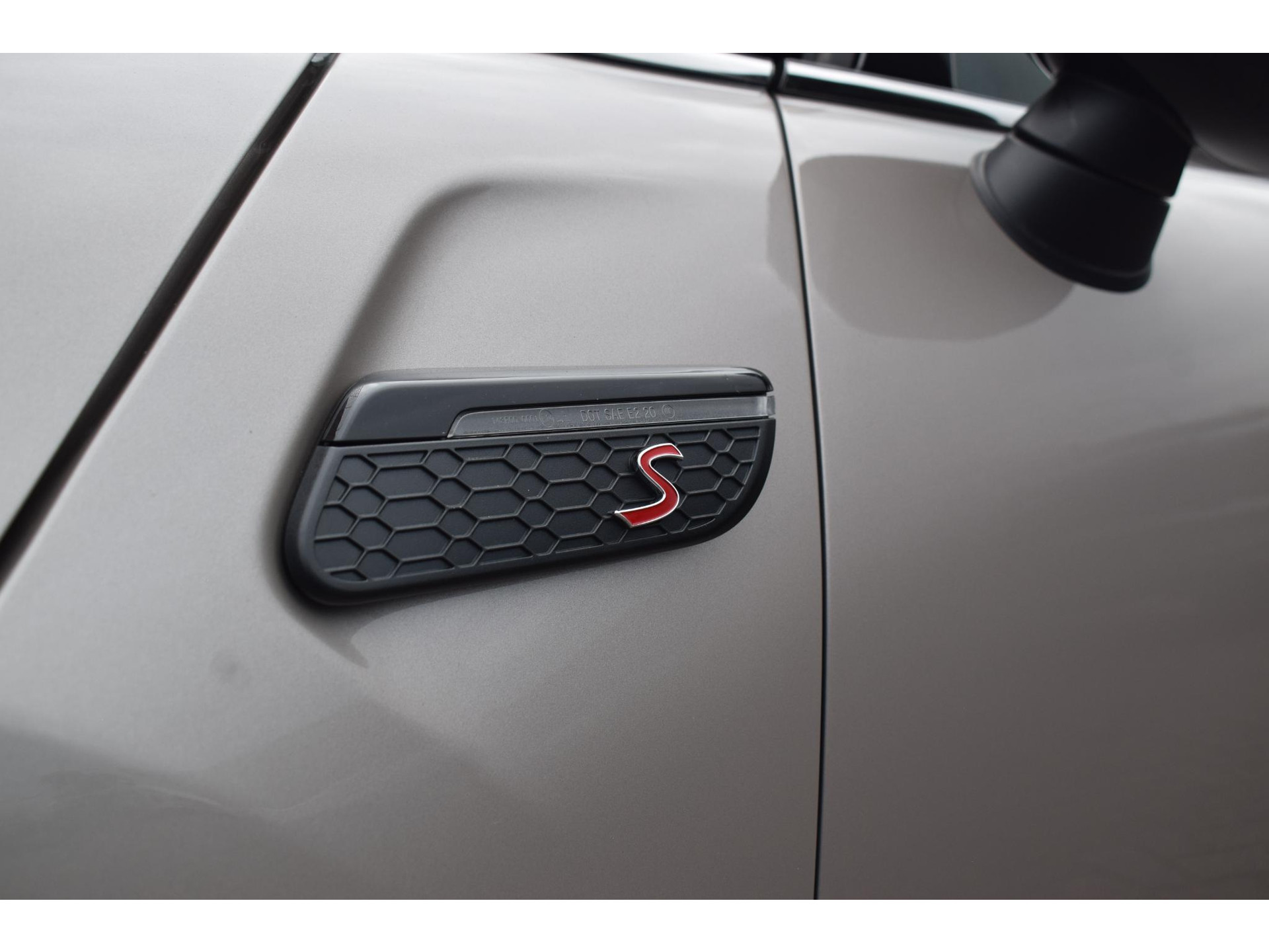 MINI 5-Deurs 2.0 Cooper S MINI Yours | Pano | Leer | H/K | HUD | Stuur-en Stoelverwarming
