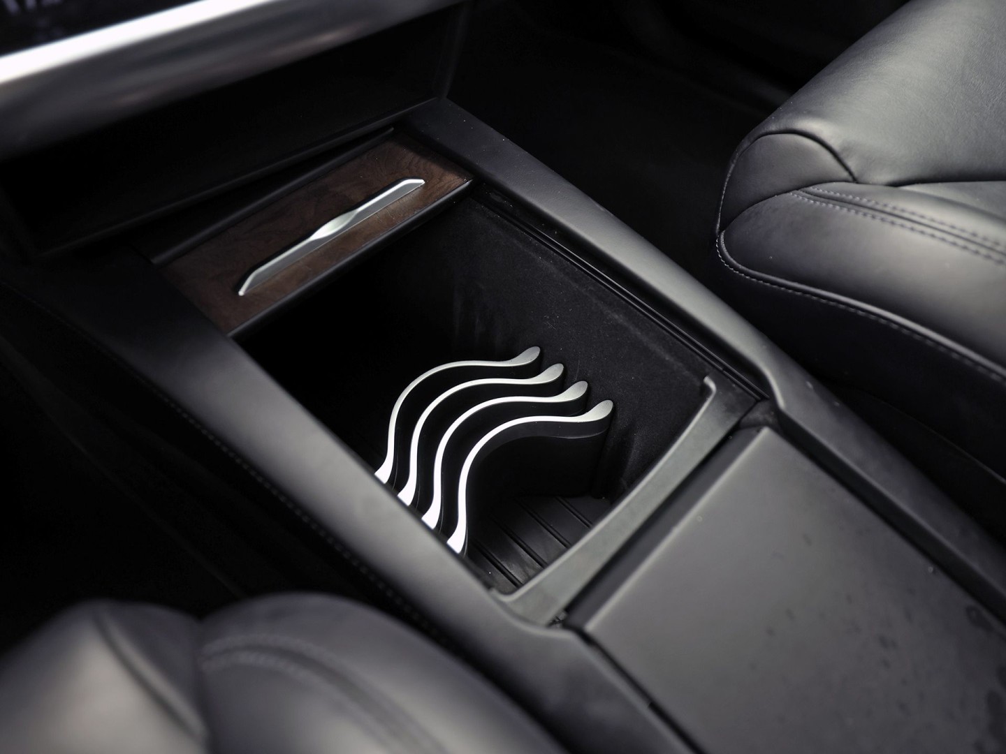 Tesla Model X 100D 7 Persoons 417Pk (AUTOPILOT, LUCHTVERING, STUUR/STOELVERWARMING, CAMERA, ADAPTIVE CRUISE, KEYLESS ENTRY, NIEUWSTAAT)