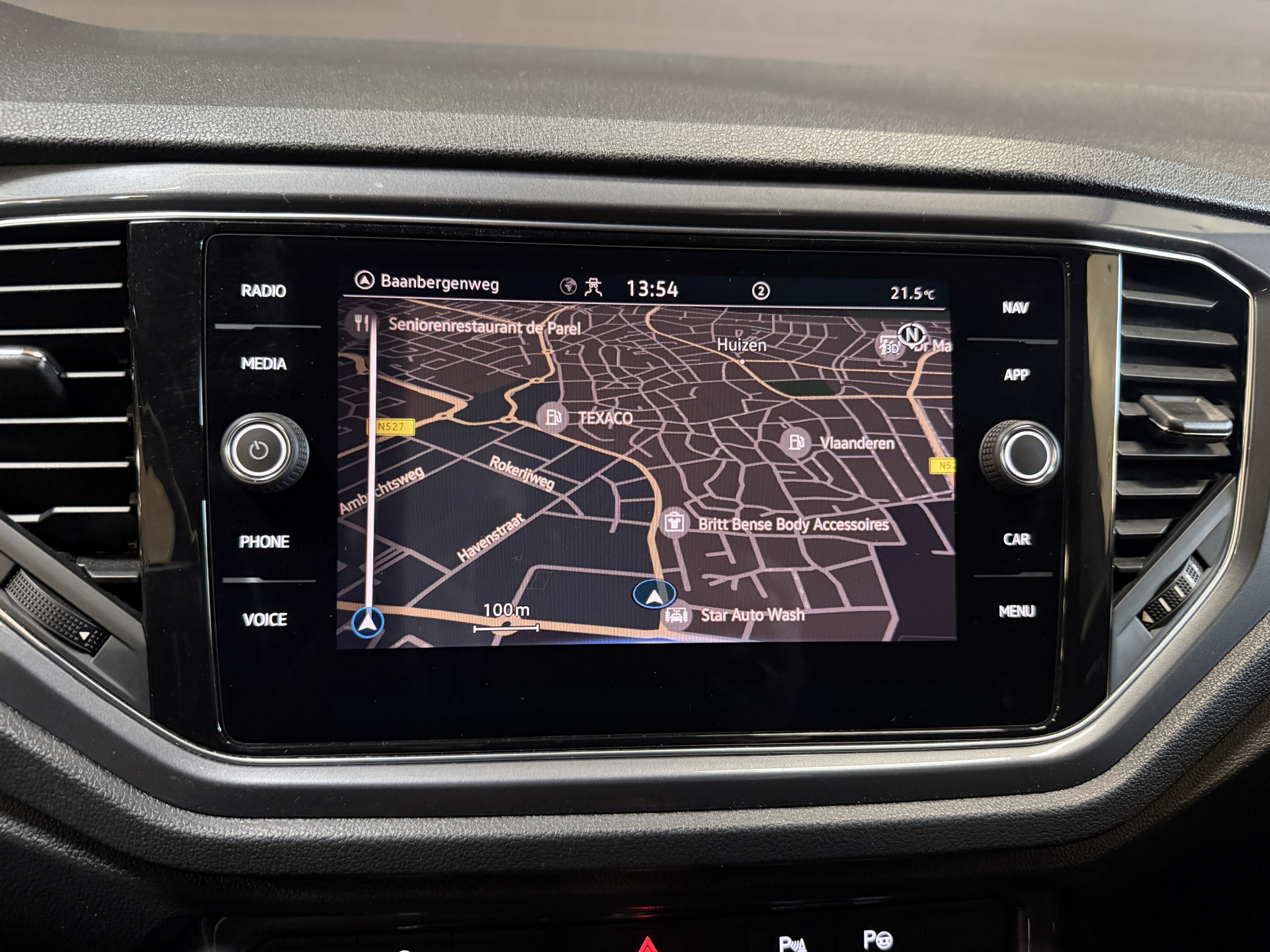 Volkswagen T-Roc 1.5 TSI Sport Business R | Pano | Camera | Stoelverw. | Adaptive cruise | Full LED | Dodehoeksensor