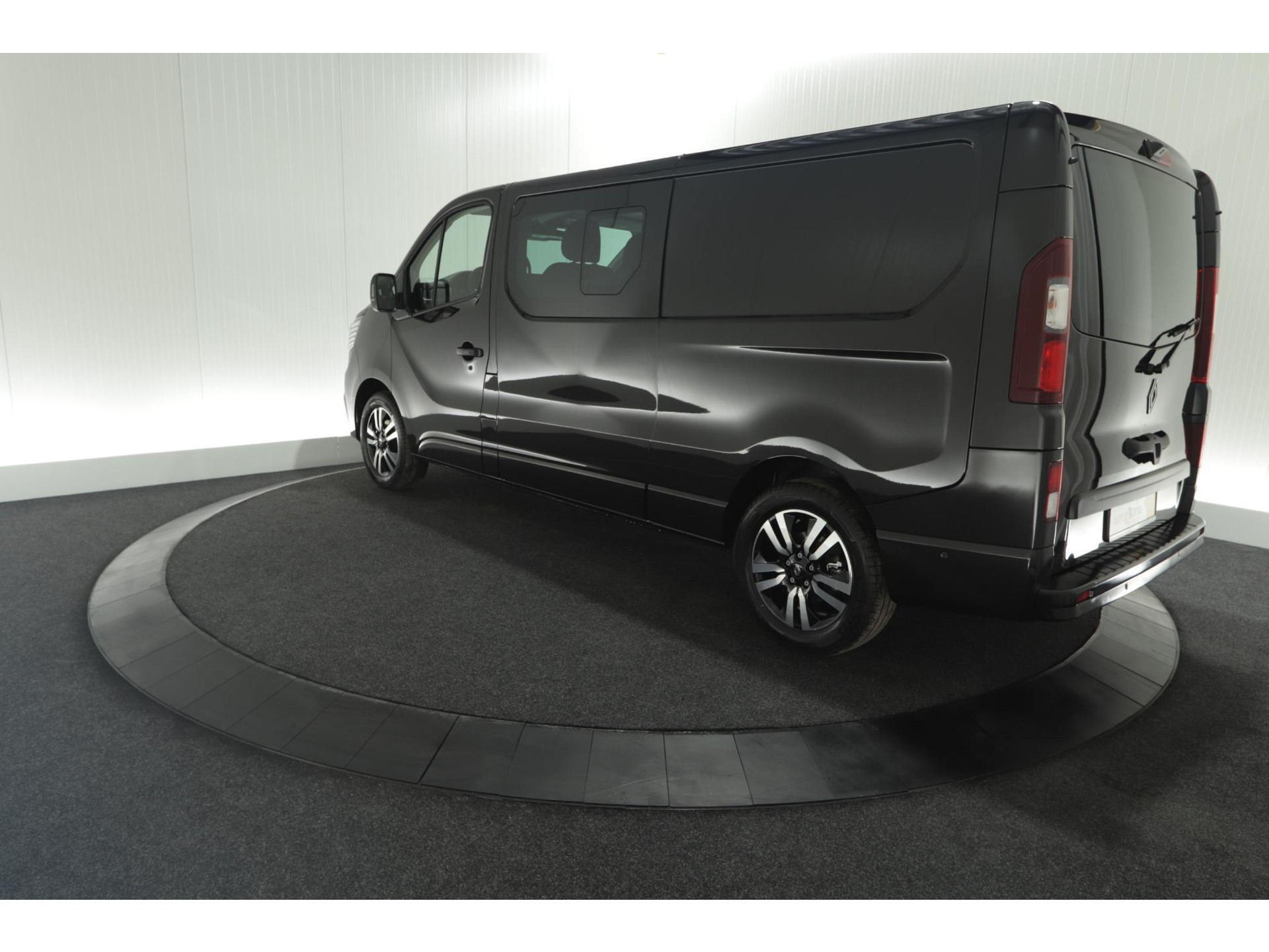 Renault Trafic 2.0 Blue dCi EDC 170 T29 L2H1 Extra DC | 6 Zitlplaatsen | Camera | Navigatie | Climate Control | Dubbele Cabine