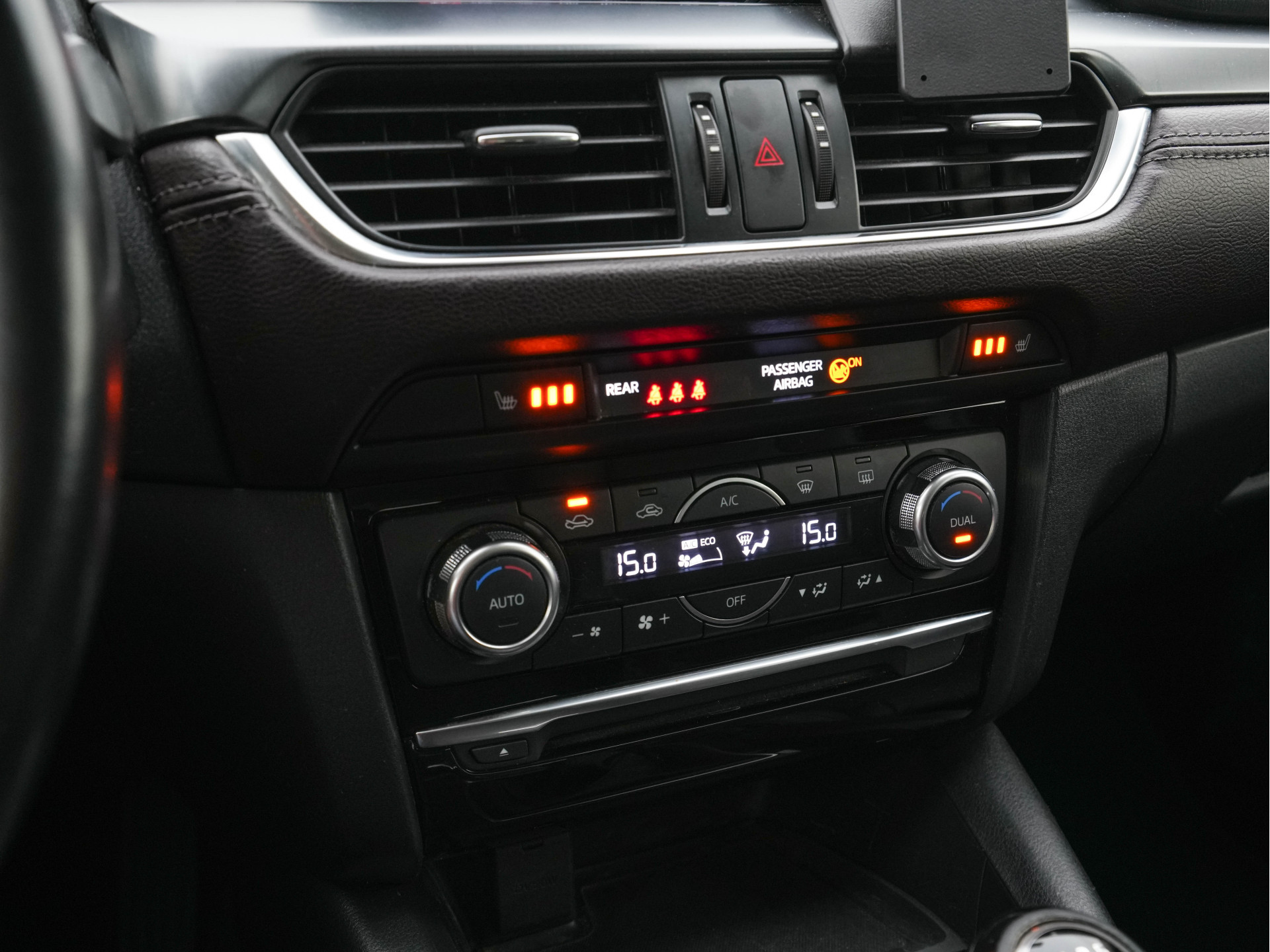 Mazda 6 Sportbreak 2.2D SkyActiv-D 150 Skylease GT (INCL-BTW) *LEATHER | FULL-LED | NAVI-FULLMAP | MEMORY-PACK | BOSE-AUDIO | BLIND-SPOT | CAMERA | KEYLESS | ECC | HEATED-SPORTSEATS | PDC | CRUISE | 17"ALU*