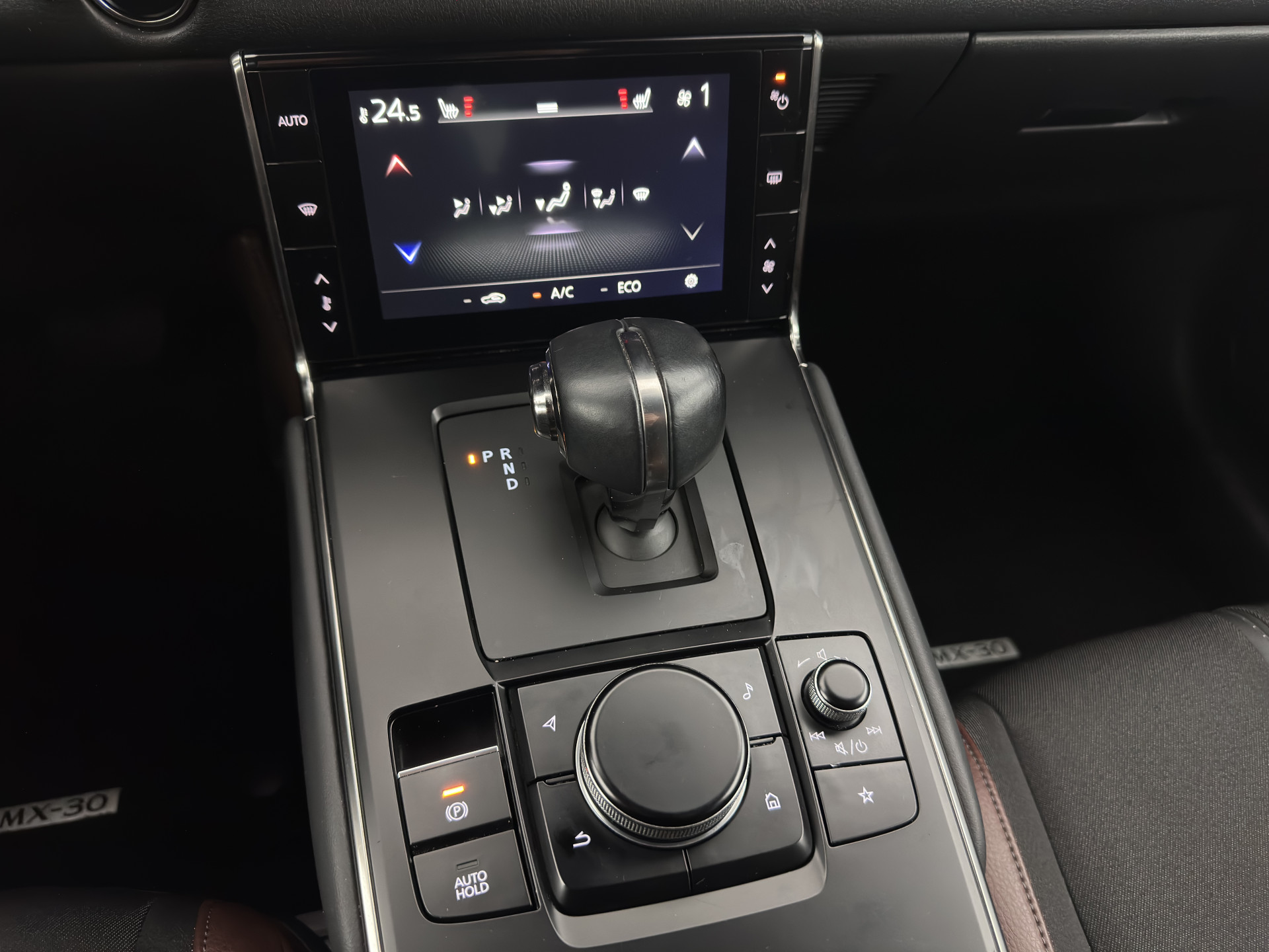 Mazda MX-30 e-SkyActiv 145 First Edition 36 kWh {SOH-92%} (INCL-BTW) Aut.*LEATHER-MICROFIBRE | FULL-LED | NAVI-FULLMAP | KEYLESS | BLIND-SPOT |  ADAPTIVE-CRUISE | HEAD-UP | CAMERA | DIGI-COCKPIT | MEMORY-PACK | SHIFT-PADDLES | 18"ALU*