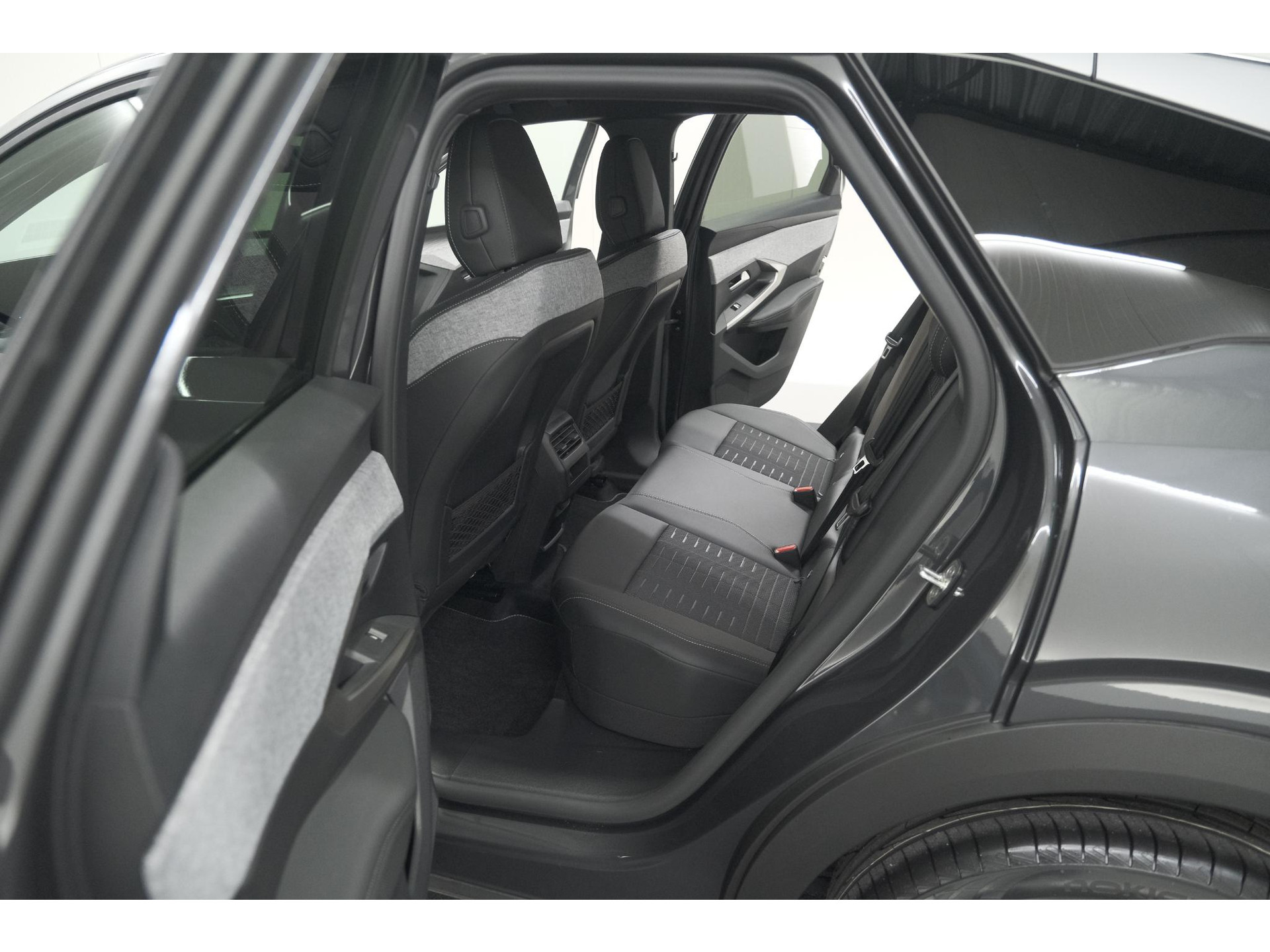 Peugeot 3008 1.2 Hybrid 136 GT | Pack Winter | Camera | Adaptieve Cruise Control | Elektrische Kofferklep