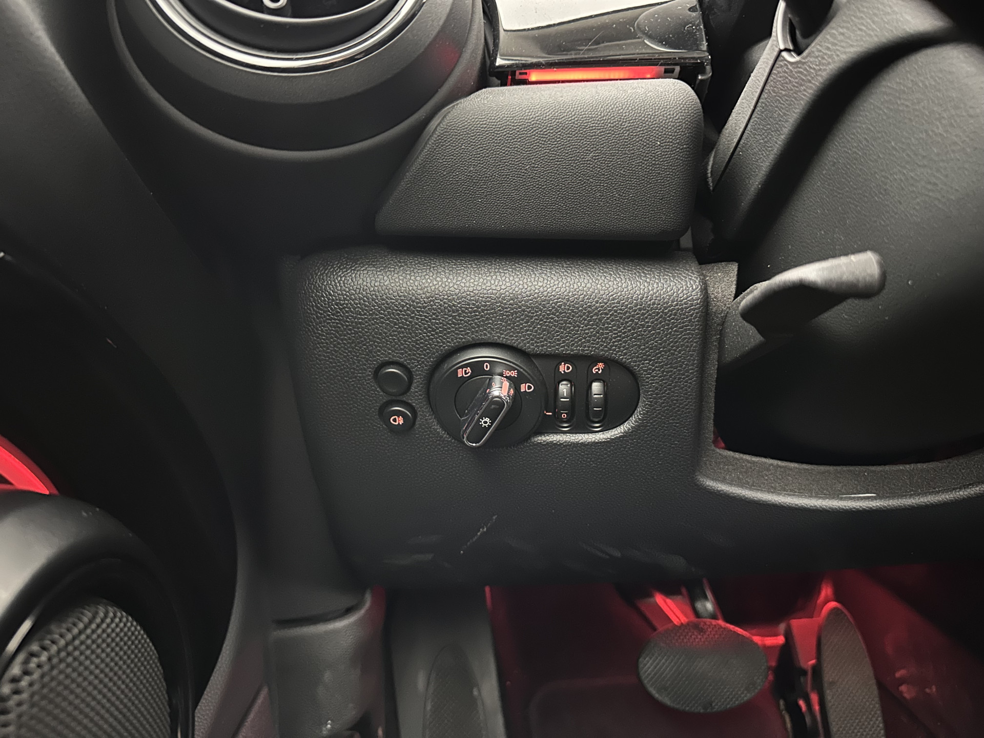 MINI Mini Electric Business Edition 33 kWh [ 3-Fase ] (INCL-BTW) Aut. *LEATHER | FULL-LED | KEYLESS | SPORT-SEATS | NAVI-FULLMAP | ECC | AMBIENT-LIGHT | DAB | DIGI-COCKPIT | PDC | 17"ALU*