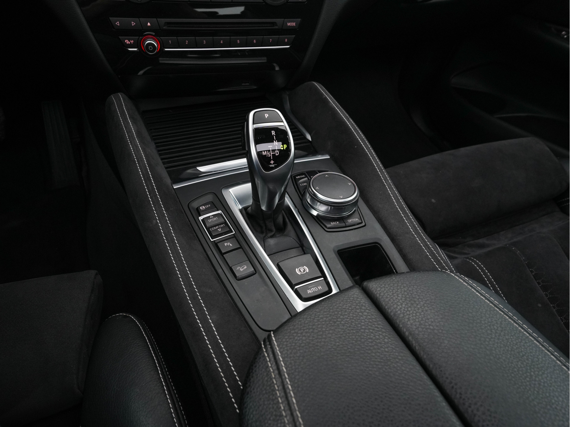 BMW X6 xDrive30d High Executive Design-Edition-Extravagance Aut. *PANO | LEATHER-ALCANTARA | FULL-LED | MEMORY-PACK | HEAD-UP | HIFI-SOUND | KEYLESS | DAB+ | BLIND-SPOT | CAMERA | HEATED-SPORTSEATS | SHIFTPADDLES | SOFTCLOSE | TOWBAR | 20''ALU*