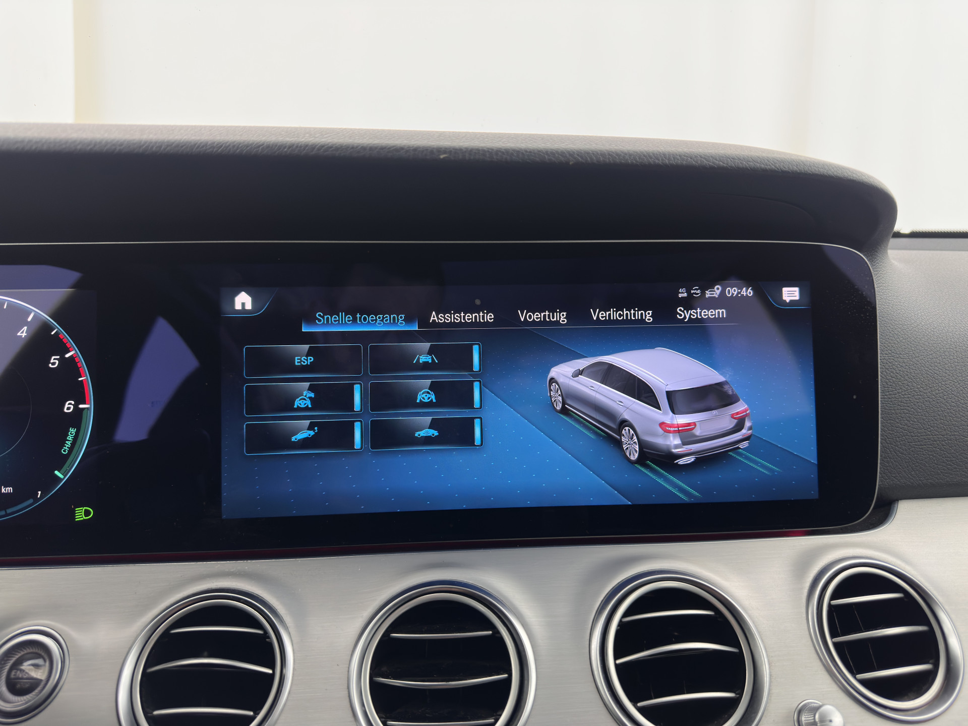 Mercedes-Benz E-klasse Estate 300 de Luxury Line ( Plug-in ) (INCL-BTW) Aut. *LEATHER | FULL-LED | WIDESCREEN-COCKPIT | BLIND-SPOT | AMBIENT-LIGHT | HEATED-SPORTSEATS | CAMERA | DAB+ | NAVI-FULLMAP | PDC | ADAPTIVE-CRUISE | ECC | 18''ALU*