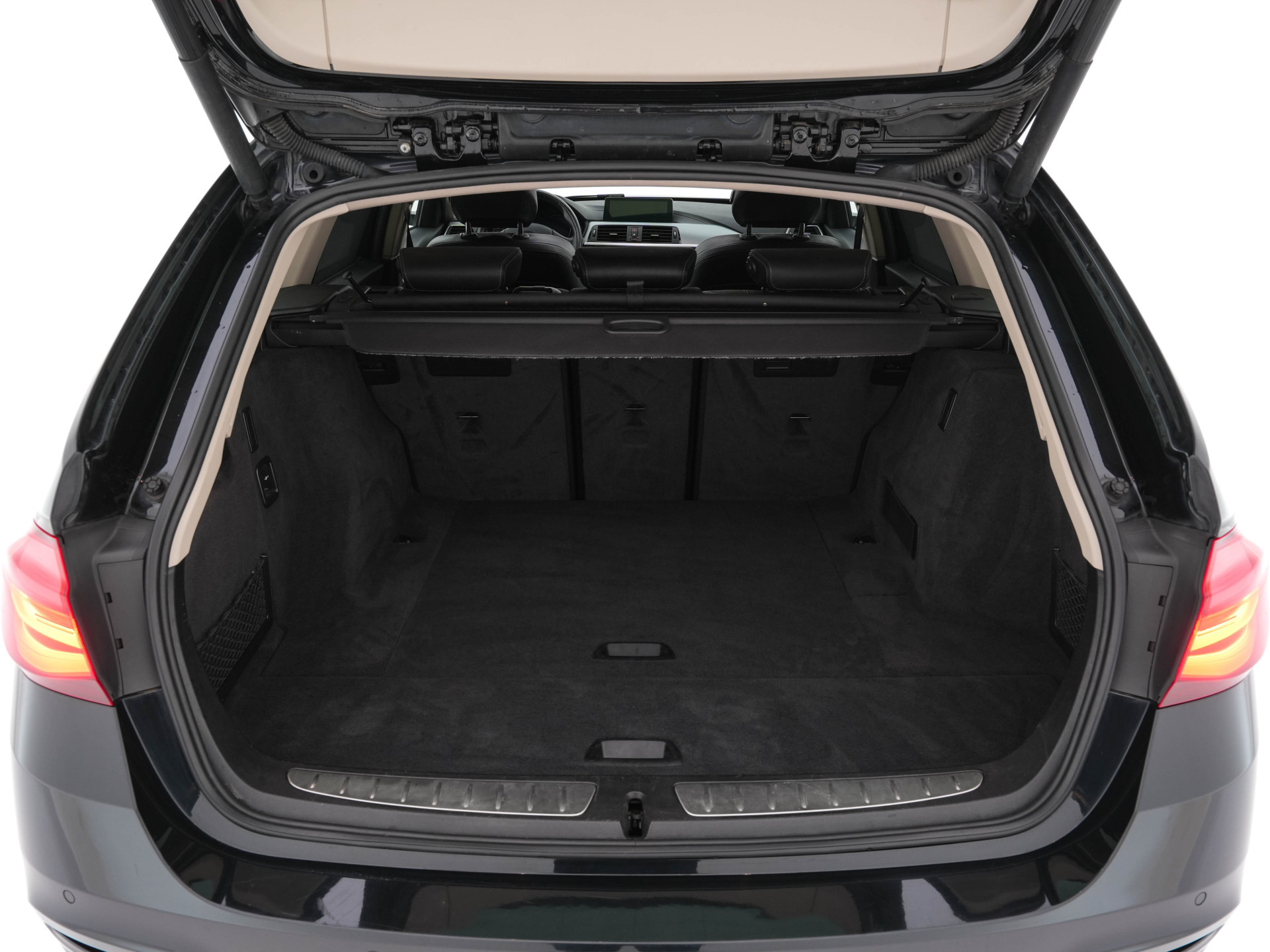 BMW 3-serie Touring 320d EDE Executive Aut. *PANO | LEATHER | FULL-LED | DIGI-COCKPIT | HEATED-SPORTSEATS | NAVI-FULLMAP | PRIVACY-GLASS | ECC | KEYLESS | LANE-ASSIST | PDC | CRUISE | TOWBAR | 18''ALU*