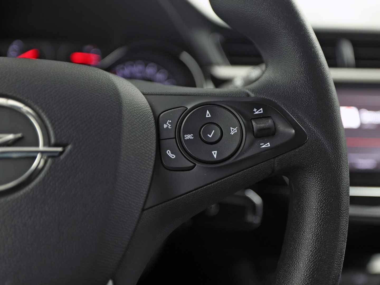 Opel Corsa 1.2 Sport (APPLE CARPLAY, GROOT NAVI, LANE ASSIST, SPORTSTOELEN, CRUISE, NIEUWSTAAT)