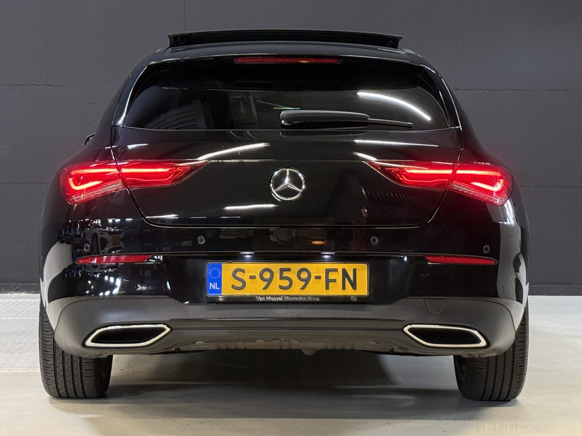 Mercedes-Benz CLA-klasse Shooting Brake 180 Luxury Line | Panoramadak | Leder | Camera | Sfeerverlichting