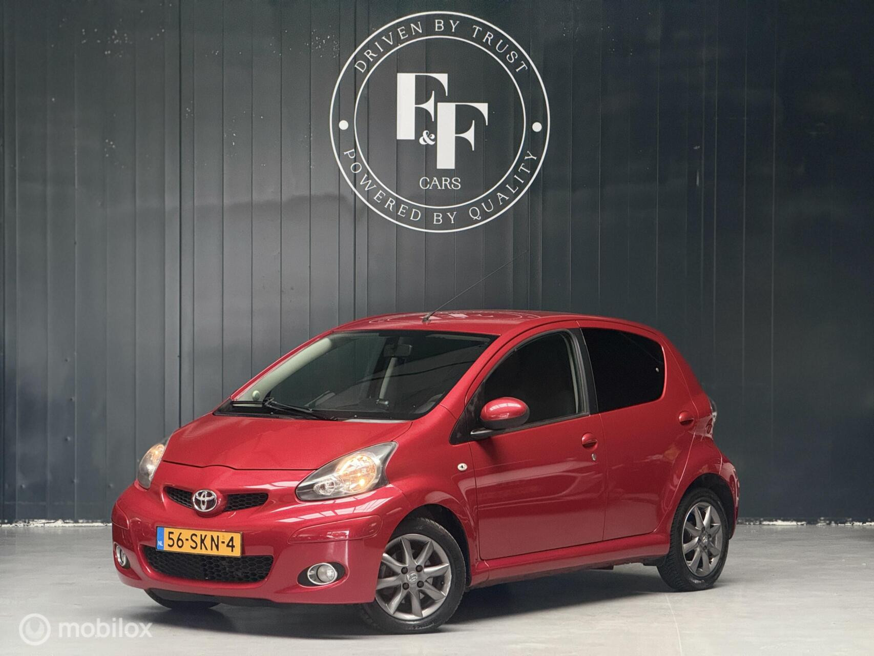 Toyota Aygo 1.0-12v Aspiration Red Navigator|Automaat|NAP|Navi