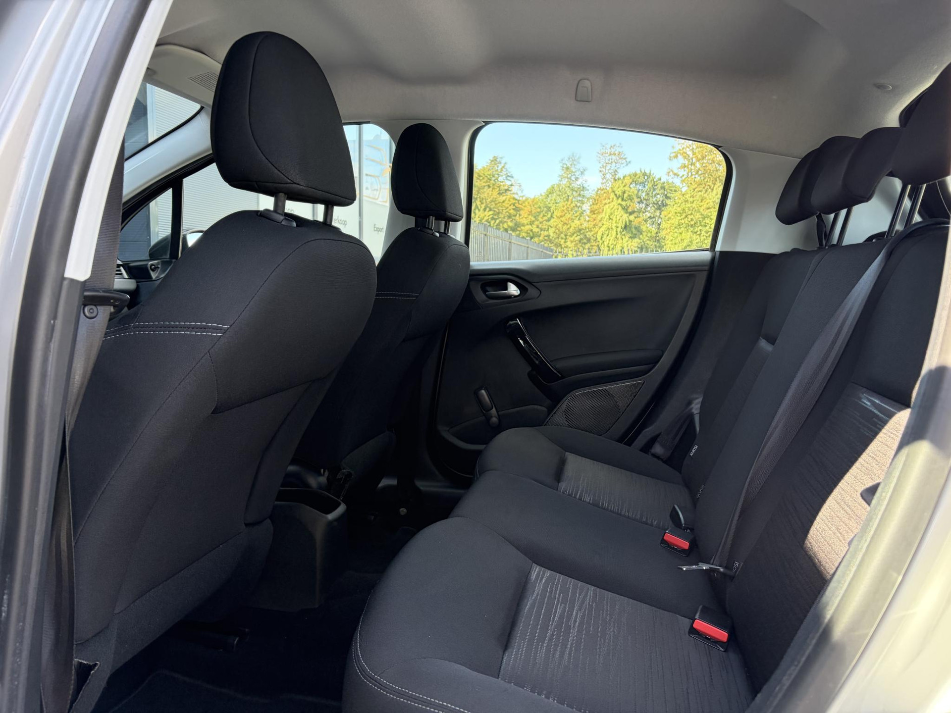 Peugeot 208 1.2 VTi Access ✓D-riem vv in 05-2024✓2e Eigenaar✓Net beurt gehad✓Carplay✓Airco✓Cruise✓5 Deurs✓Weinig km✓Zeer Zuinig✓N.A.P✓Apk tot 04-2027