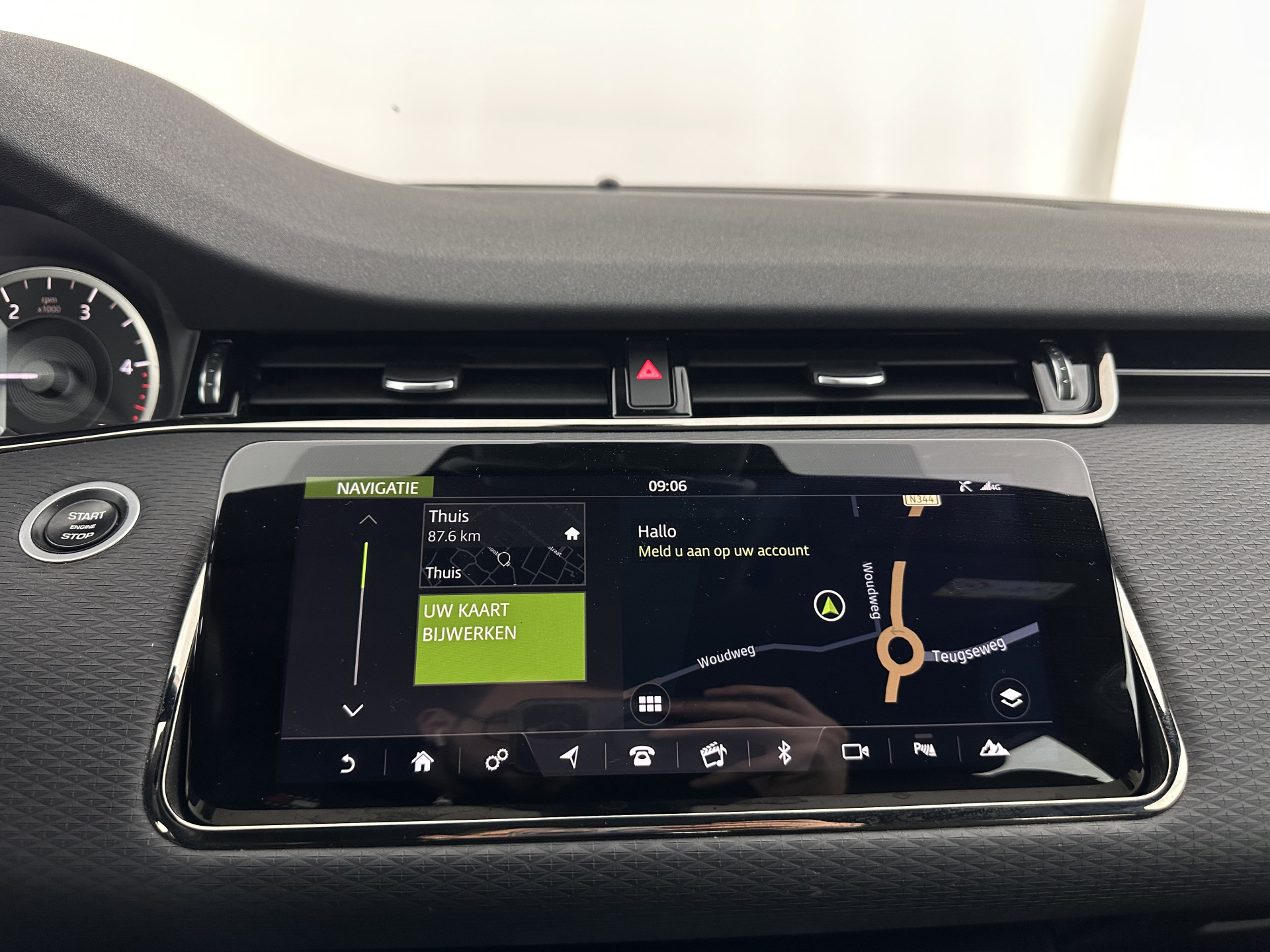 Land Rover Range Rover Evoque 2.0 D180 AWD SE (INCL-BTW) Aut. *LEATHER | FULL-LED | HEATED-COMFORTSEATS | NAVI-FULLMAP | SHIFTPADDLES | CAMERA | ECC | CARPLAY | PDC | CRUISE | 18''ALU*