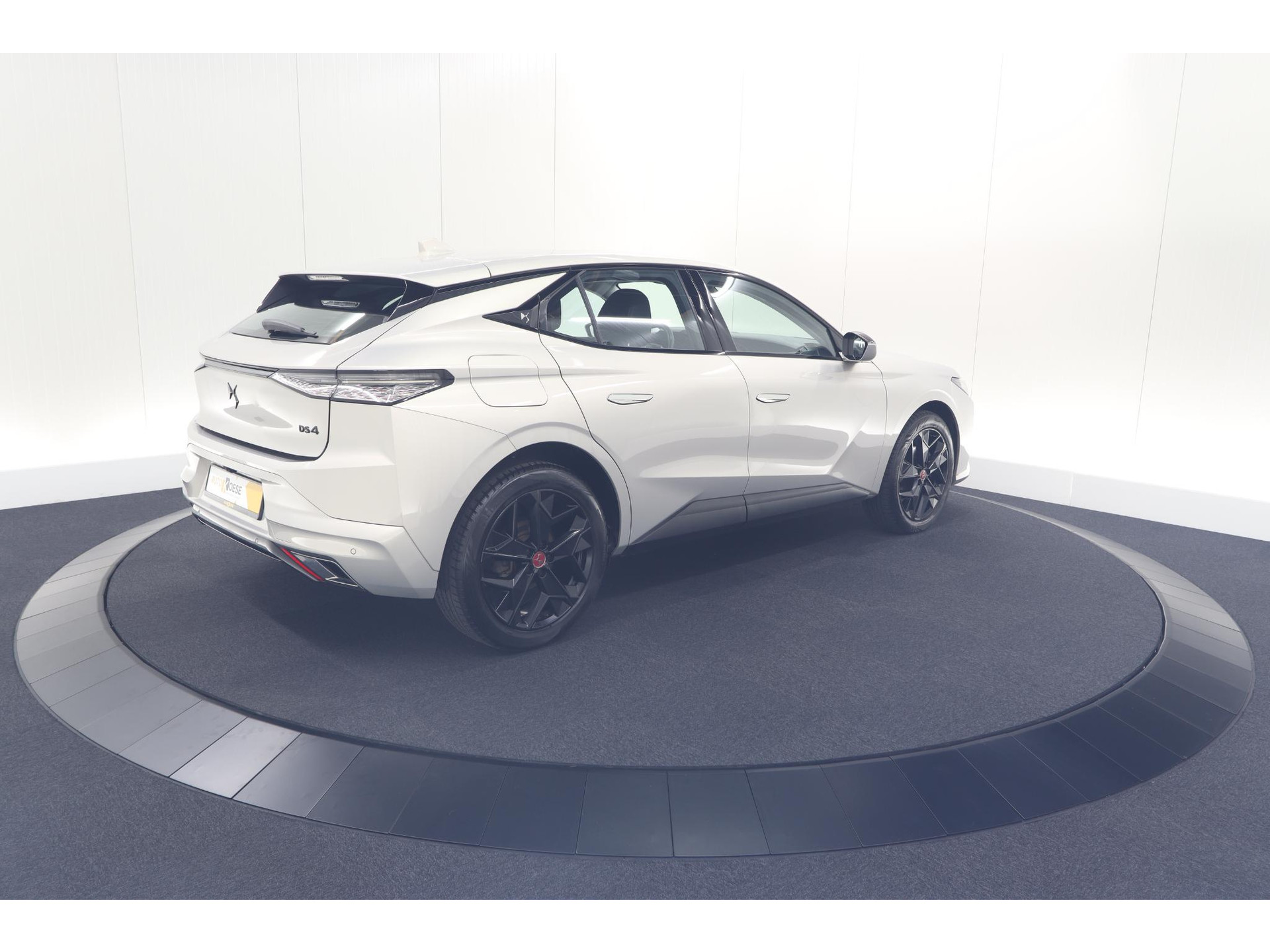 DS 4 PureTech 130 EAT8 Performance Line | Camera | Apple Carplay | Alcantara® bekleding | Parkeersensensoren