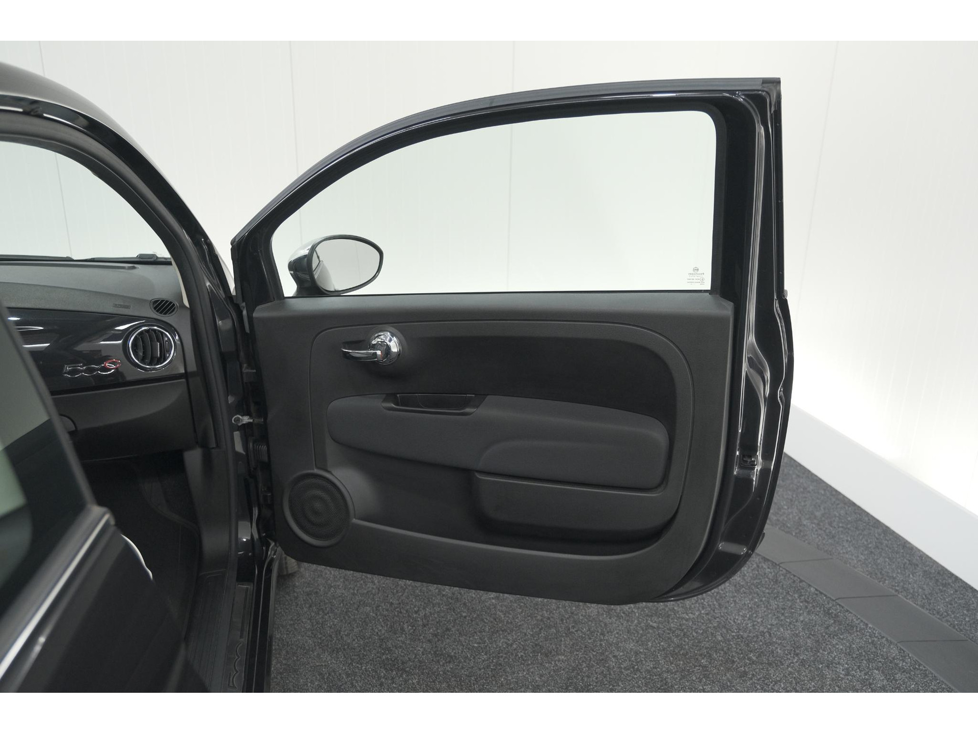 Fiat 500 C TwinAir Turbo Lounge | Parkeersensoren | Climate control | Cruise control | Apple Carplay