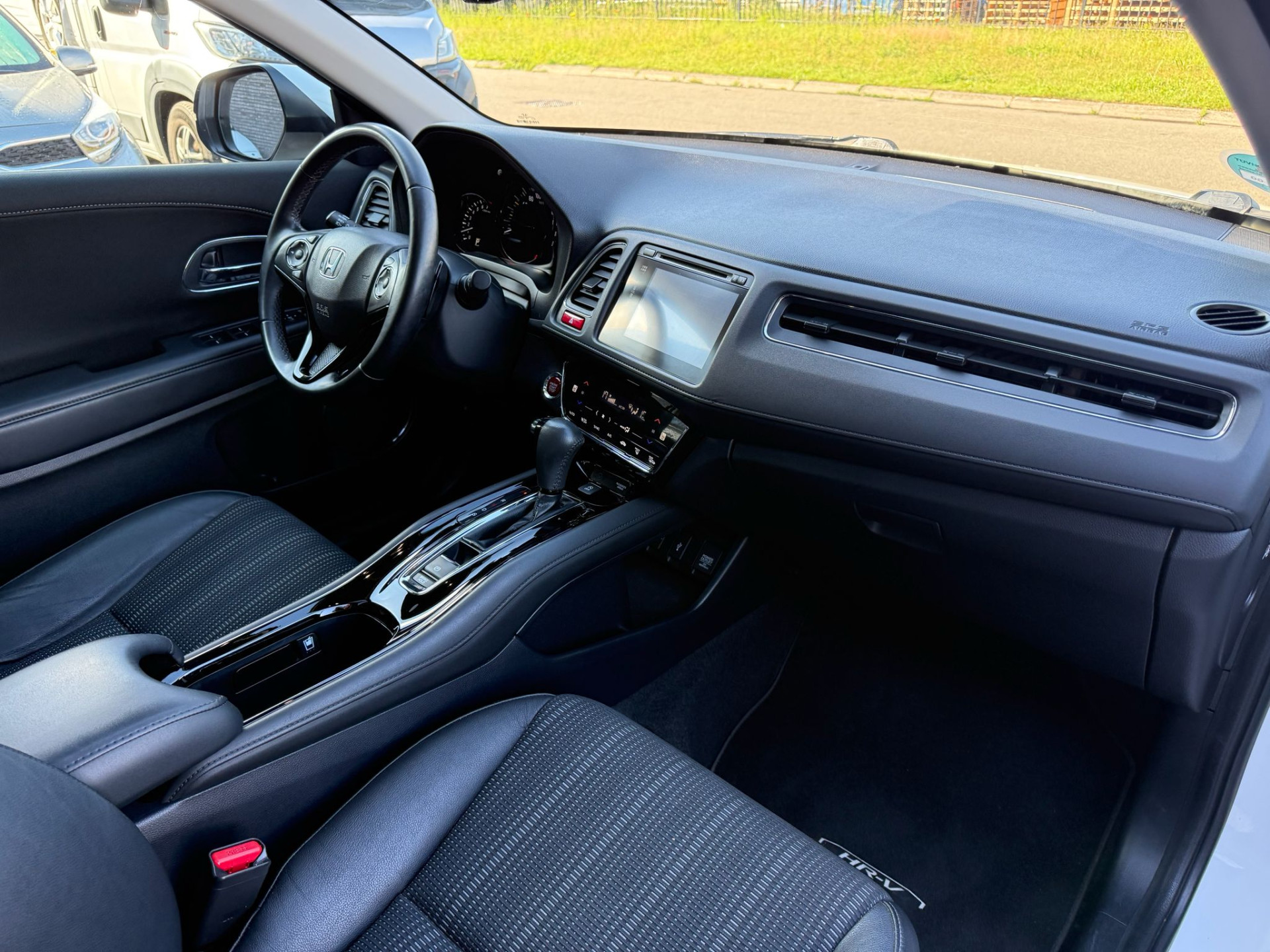 Honda HR-V 1.5 i-VTEC Executive | 1E EIGENAAR | 3/6/12MND GARANTIE | AUTOMAAT | PANO | LED | DAB | NAVI | CRUISE |