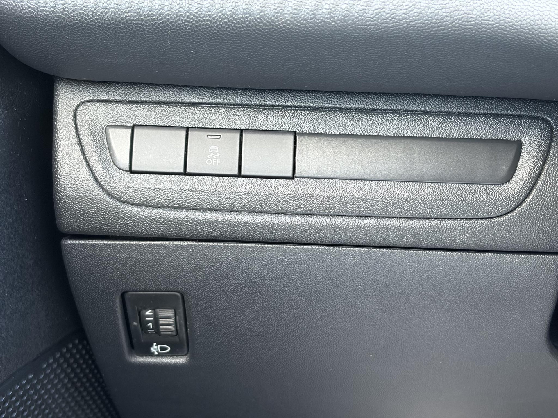 Peugeot 208 1.2 VTi Access ✓D-riem vv in 05-2024✓2e Eigenaar✓Net beurt gehad✓Carplay✓Airco✓Cruise✓5 Deurs✓Weinig km✓Zeer Zuinig✓N.A.P✓Apk tot 04-2027