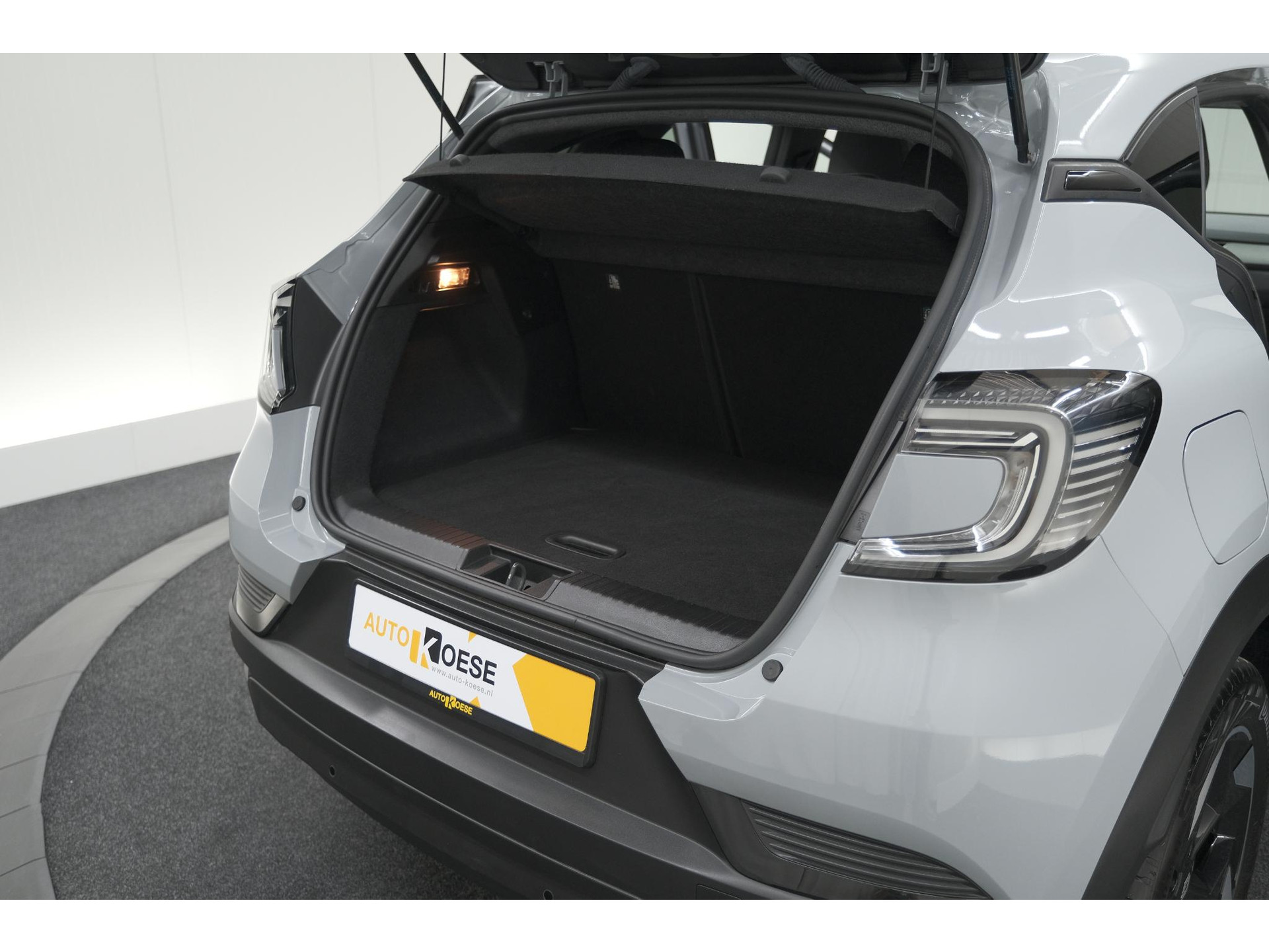 Renault Captur TCe 90 Techno | Nieuw Model | Camera | Navigatie | Apple Carplay | Pack Full Screen | 18 Inch Lichtmetalen Velgen